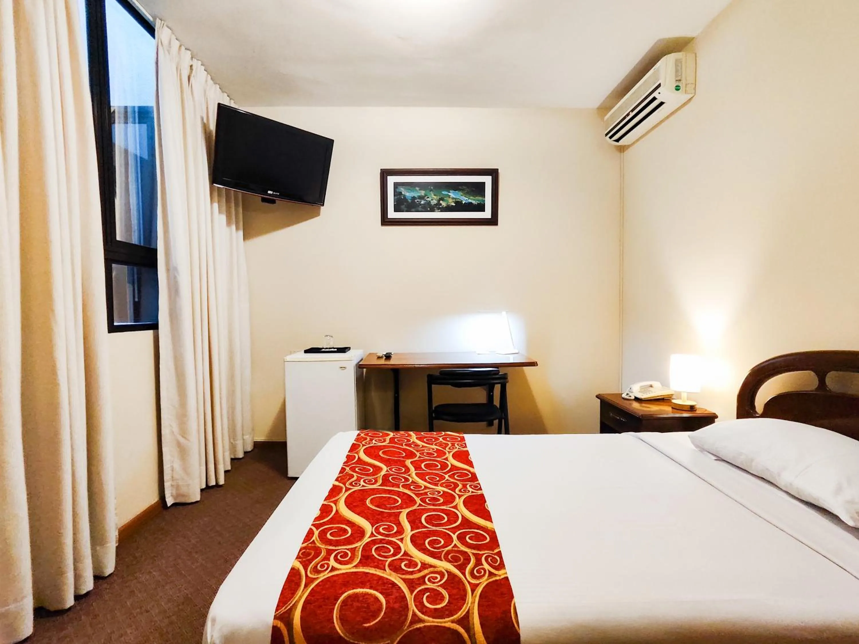 TV and multimedia, Bed in Lido Hotel