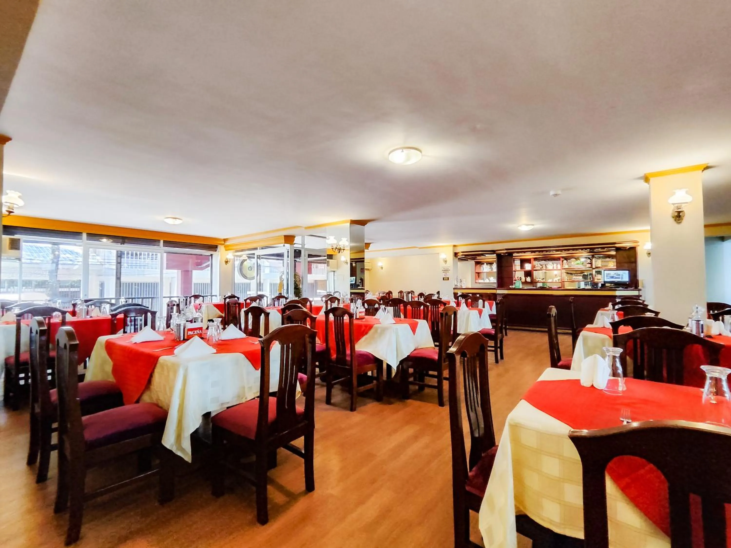 Restaurant/places to eat in Lido Hotel