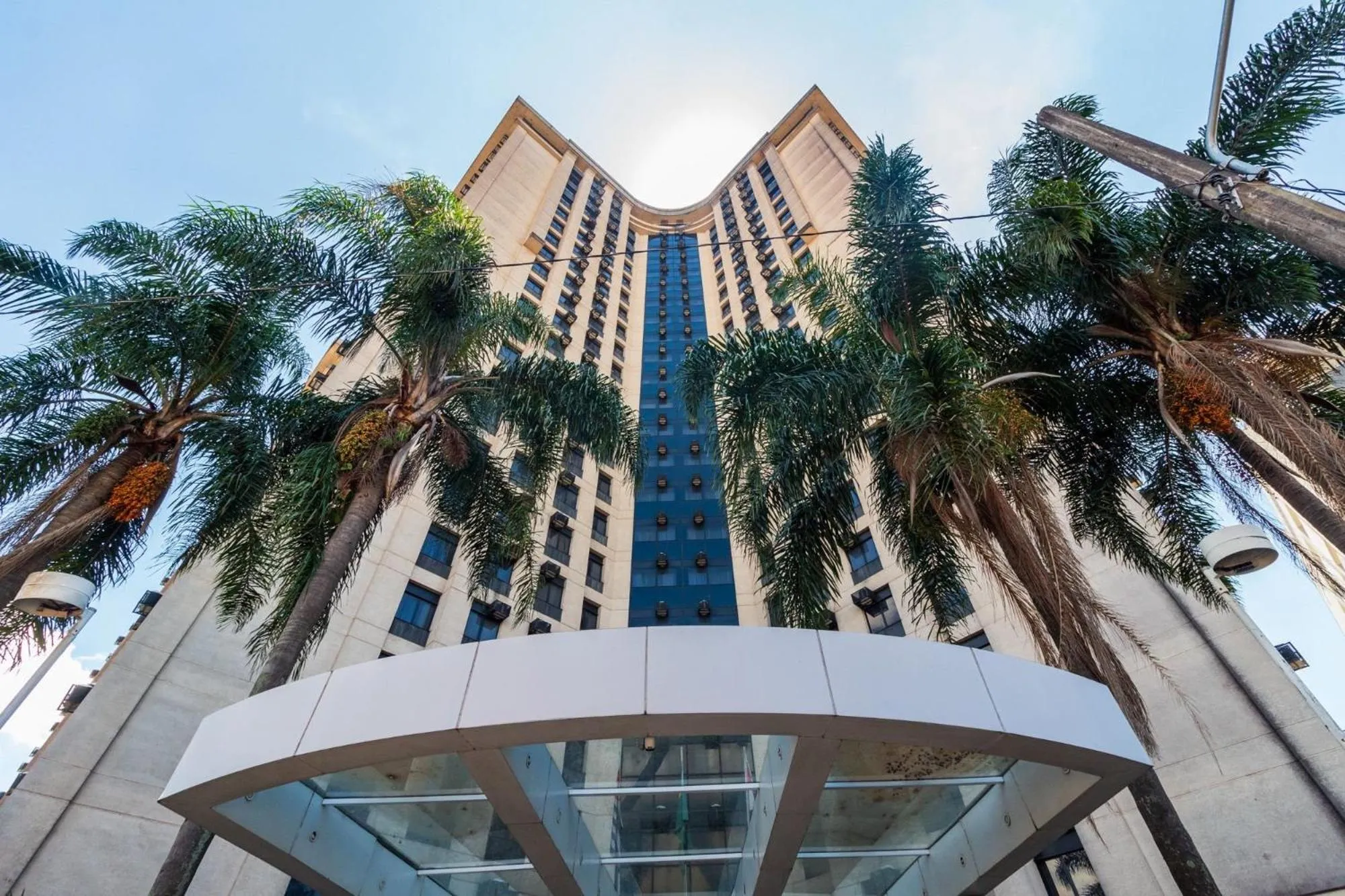 Facade/entrance in LFlats no Hotel Aeroporto Congonhas