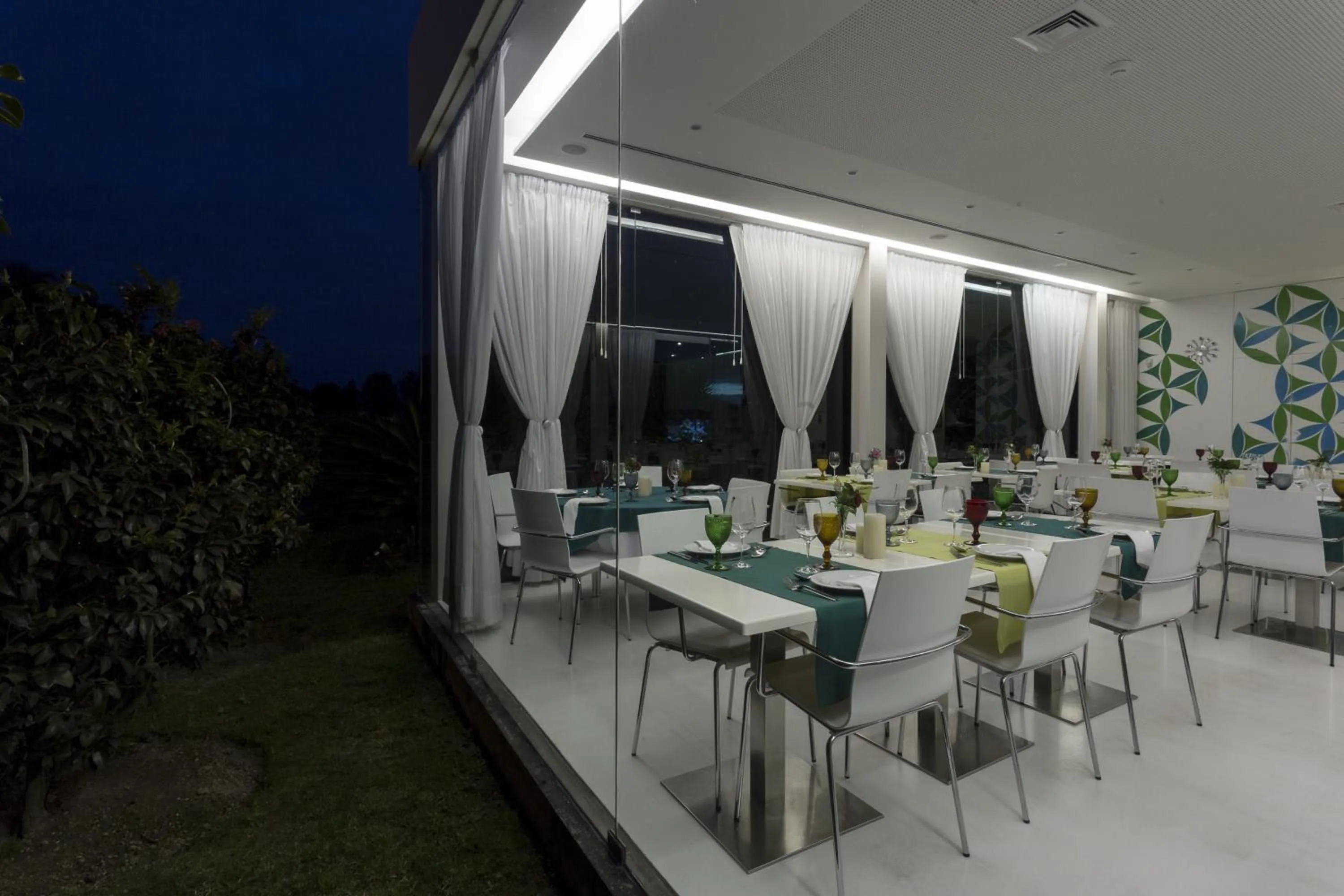 Restaurant/places to eat in Quinta de Santa Bárbara Casas Turisticas