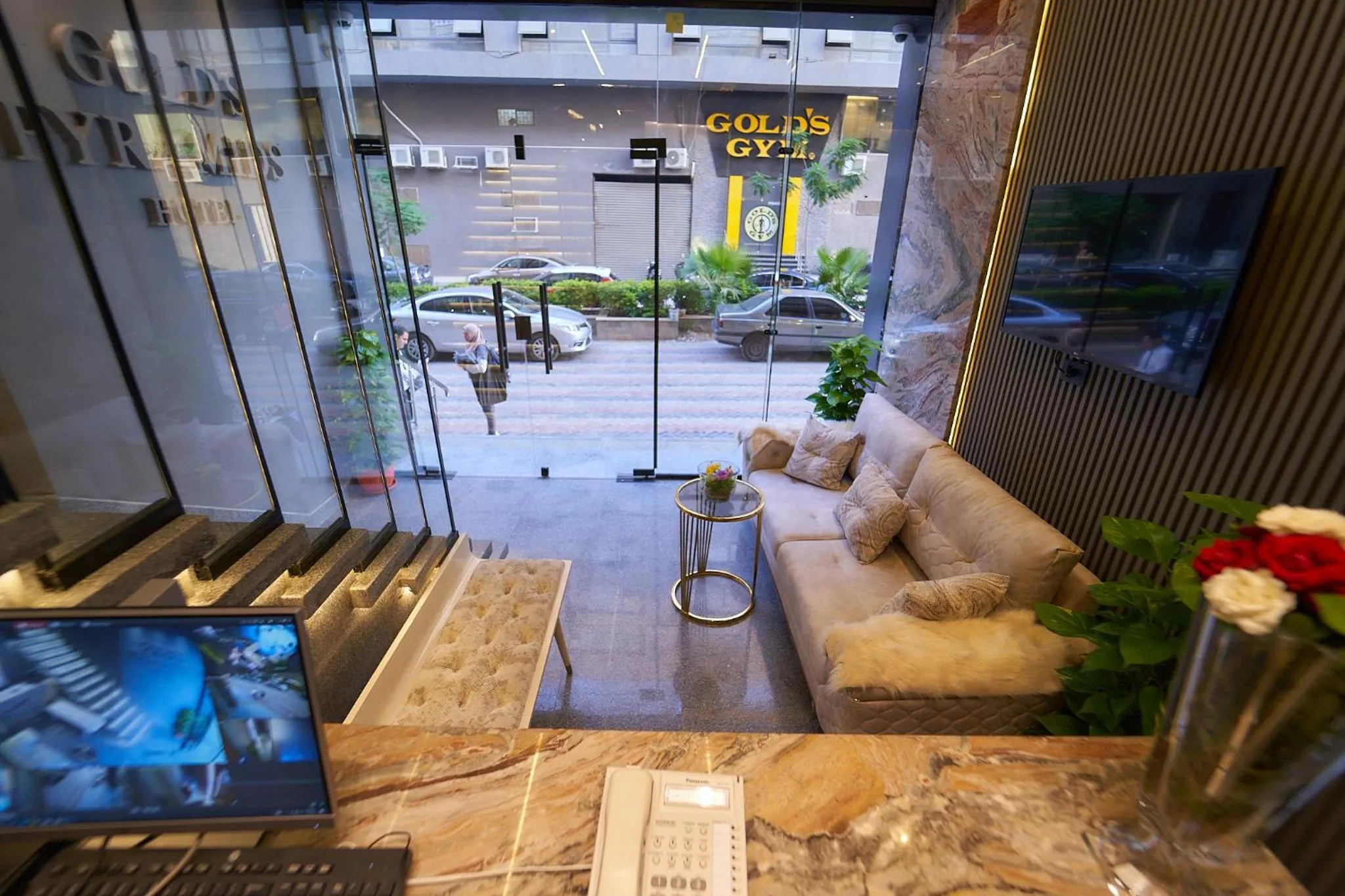 Patio in Gold's Pyramids Hotel