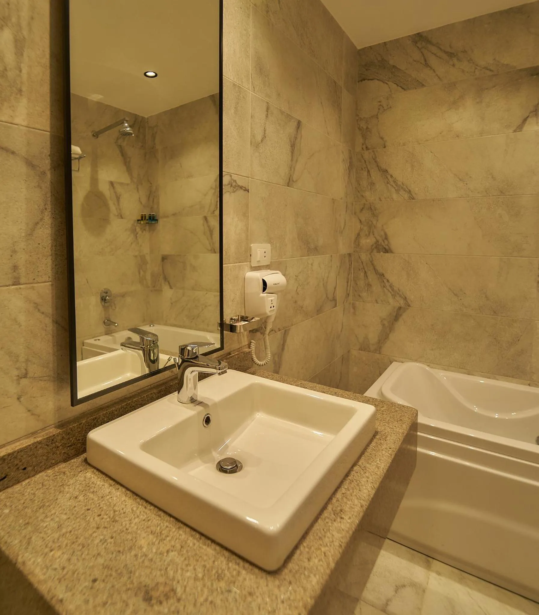 Shower in Gold's Pyramids Hotel