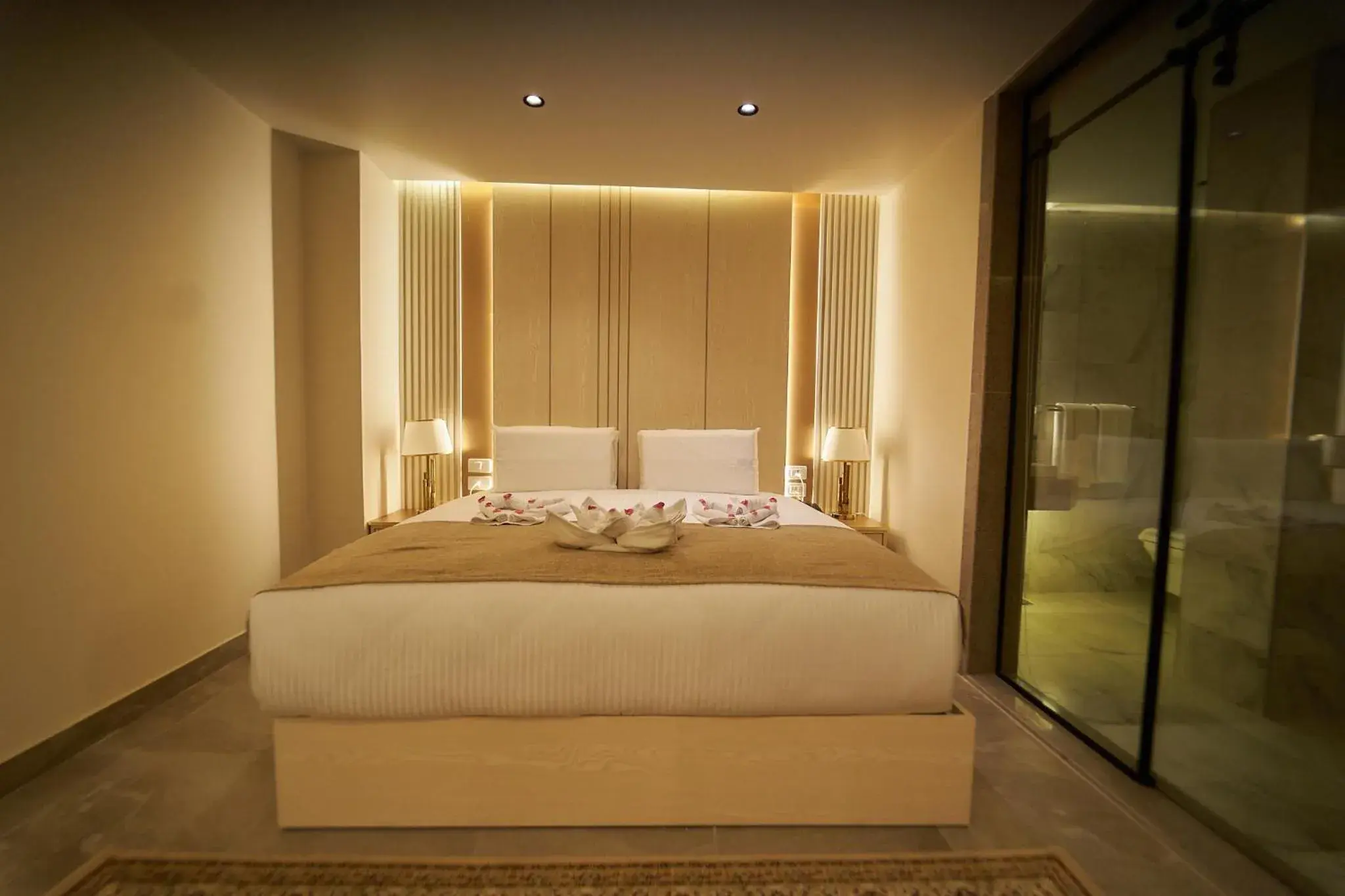 Deluxe King Room in Gold's Pyramids Hotel Deluxe King Room in Gold's Pyramids Hotel