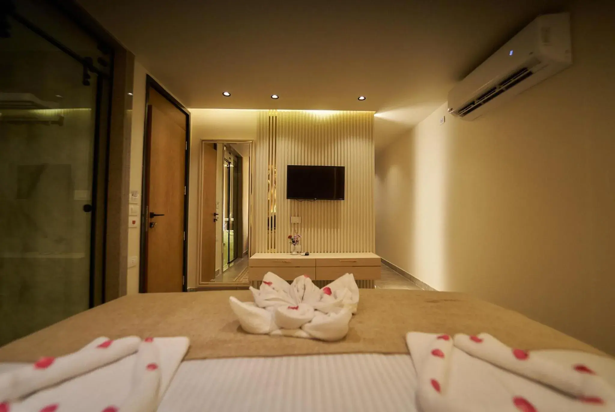 Bed in Gold's Pyramids Hotel Bed in Gold's Pyramids Hotel