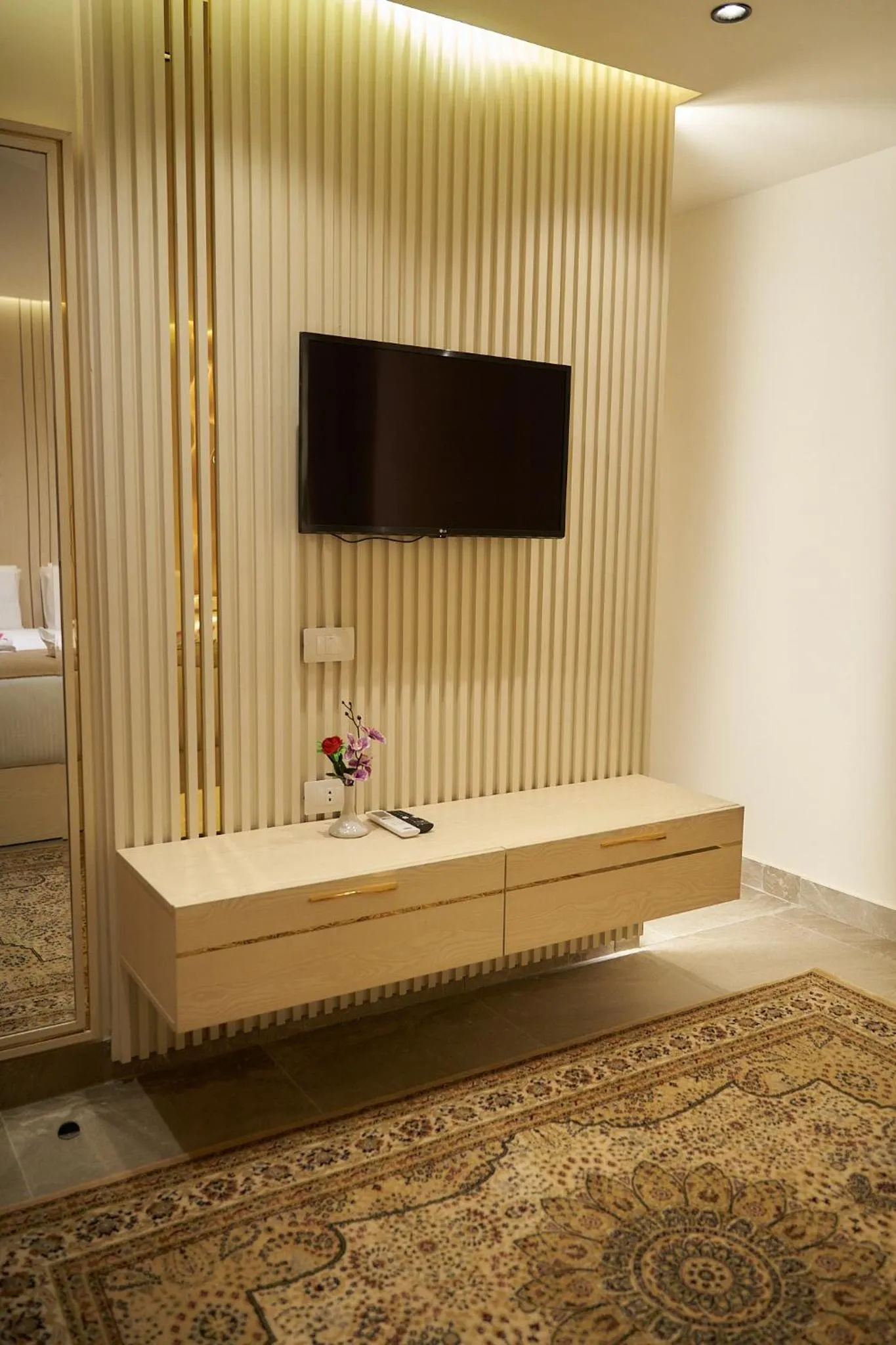 TV and multimedia in Gold's Pyramids Hotel