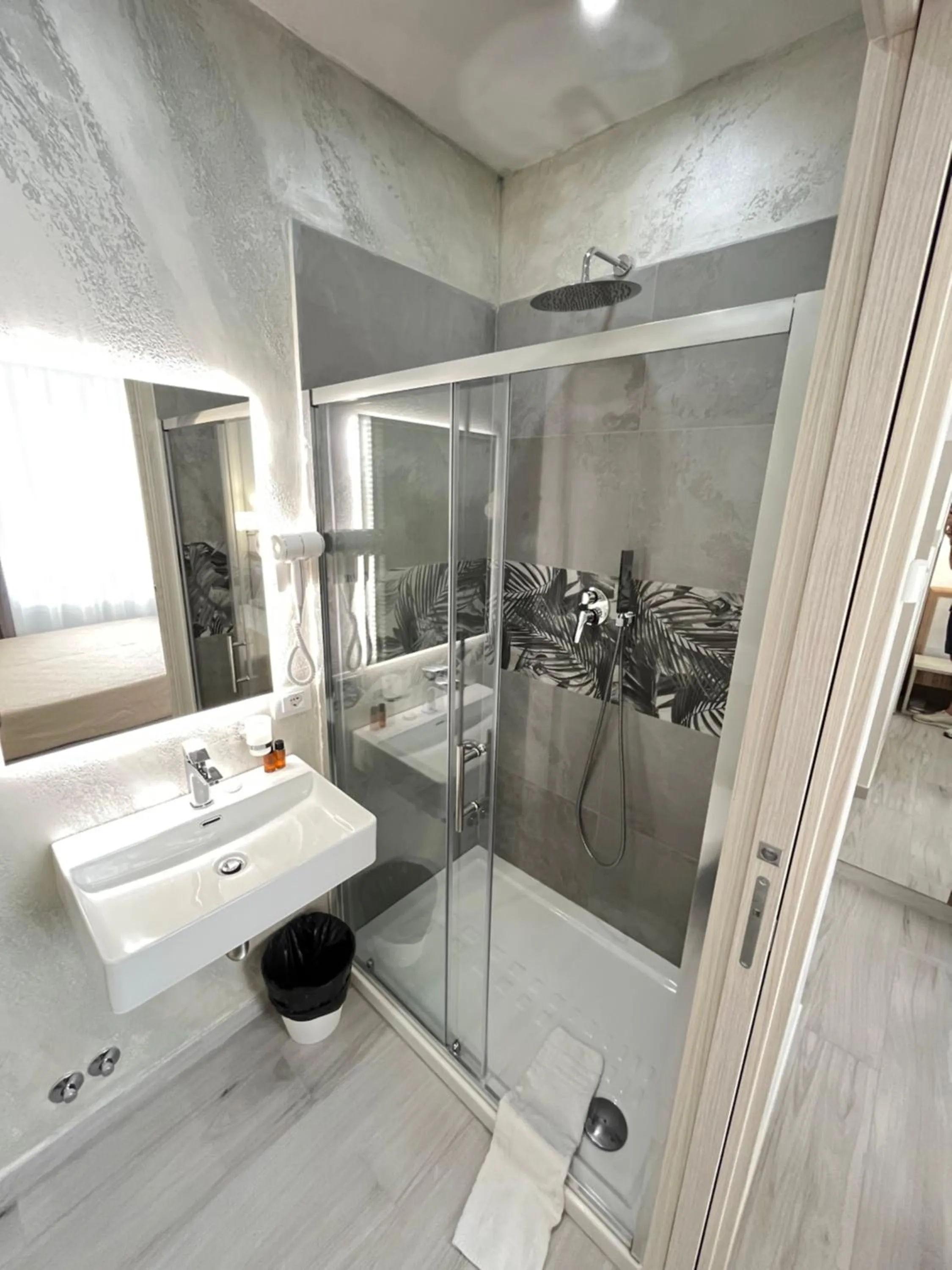 Shower in Affittacamere Sunset House