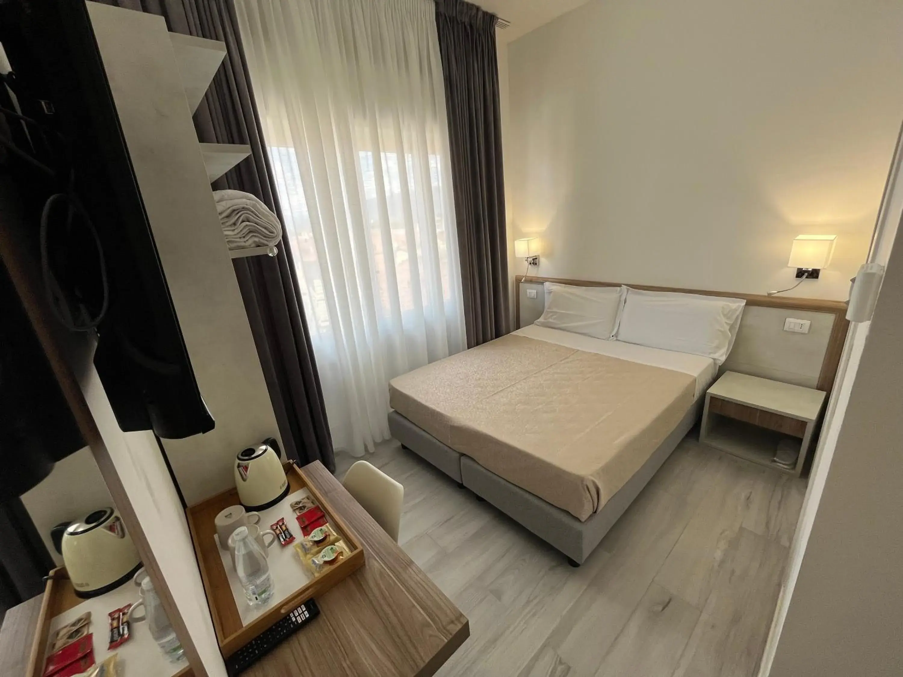 Double or Twin Room with City View in Affittacamere Sunset House Double or Twin Room with City View in Affittacamere Sunset House