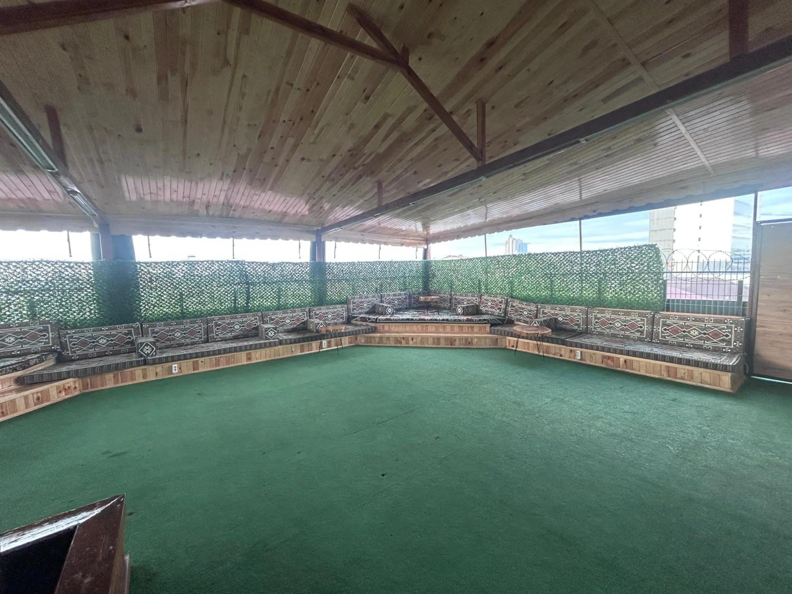 Restaurant/places to eat in Avist Hotel Avcılar