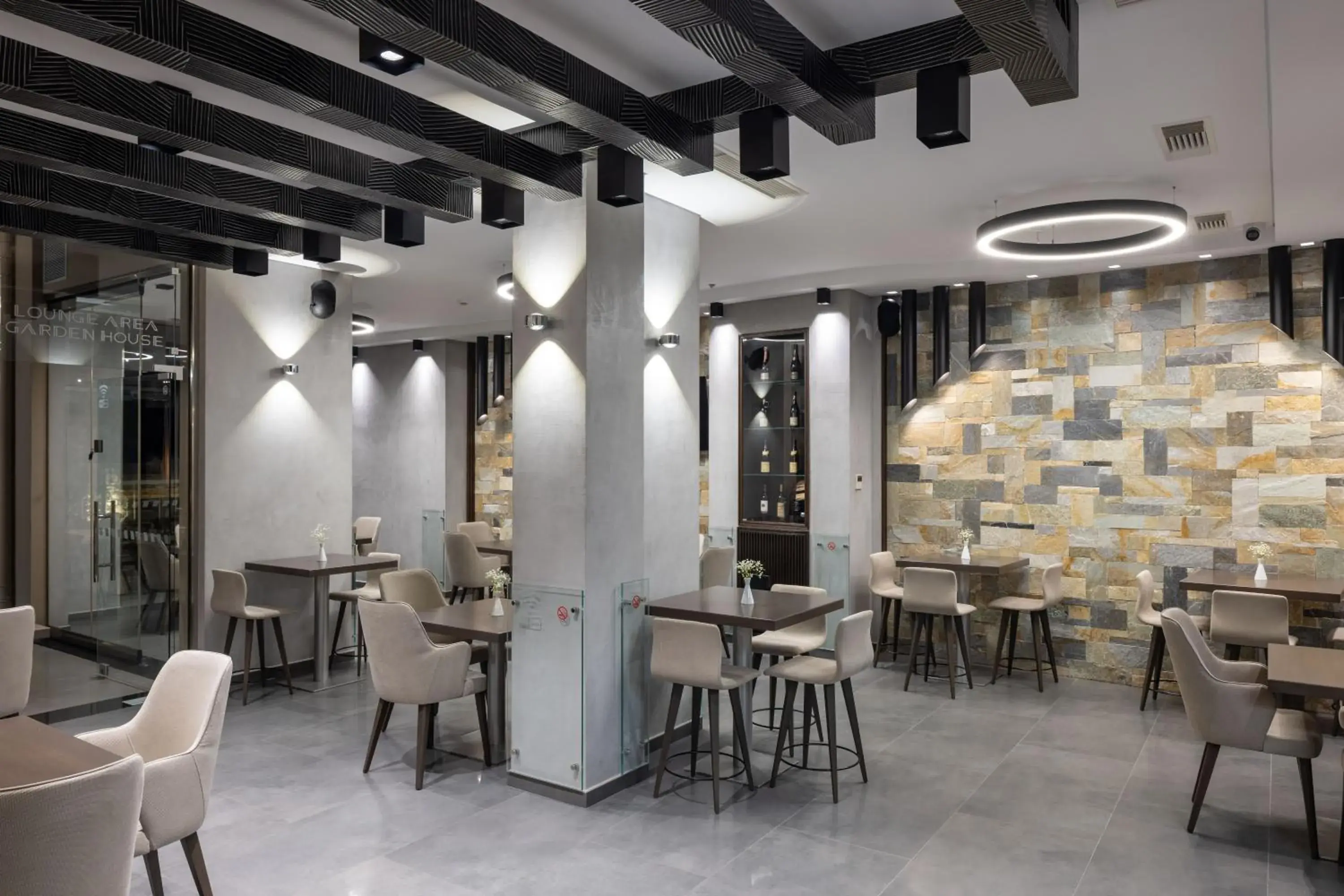 Lounge or bar in Piccadilly House Lounge or bar in Piccadilly House