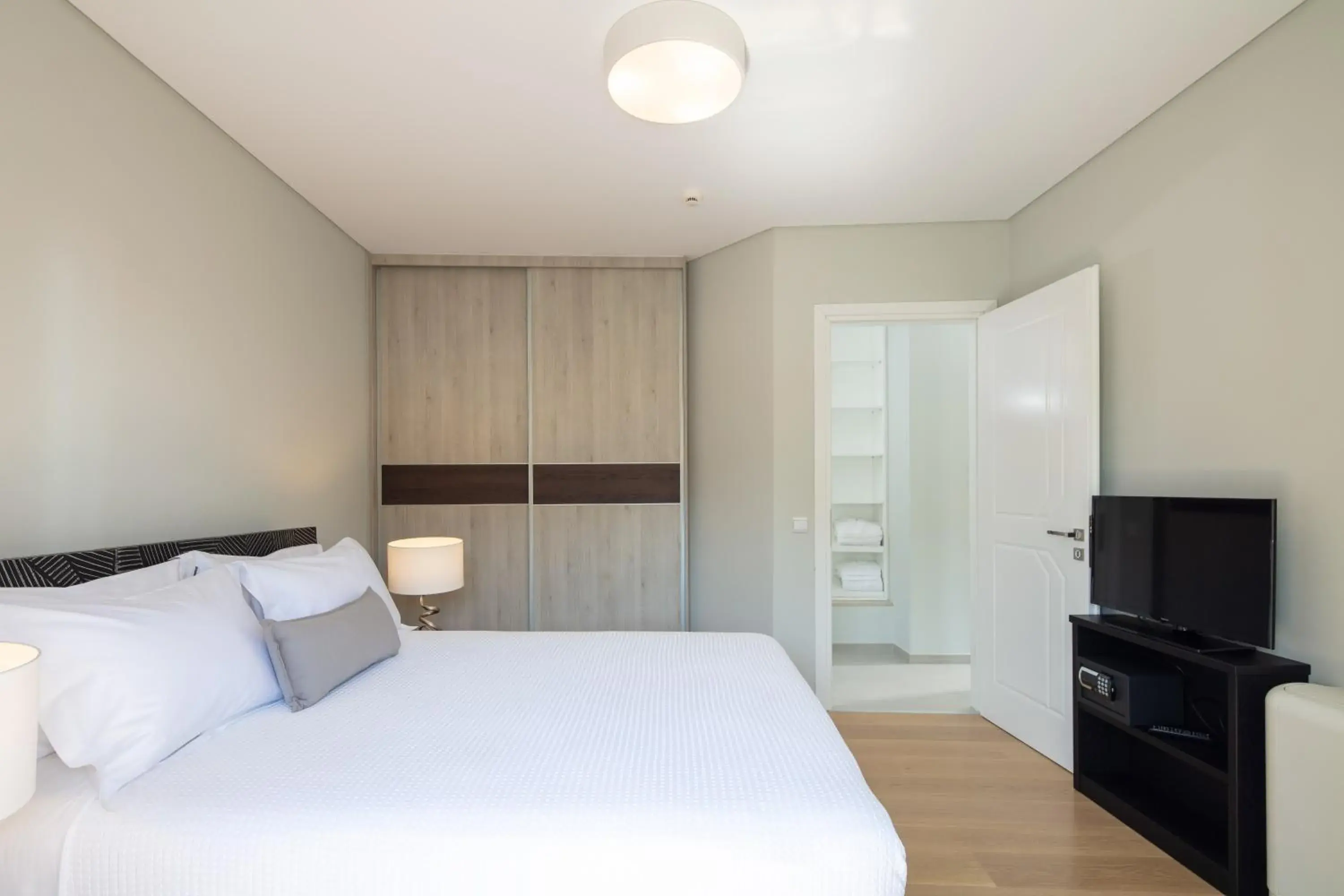 Bedroom, Bed in Piccadilly House Bedroom, Bed in Piccadilly House