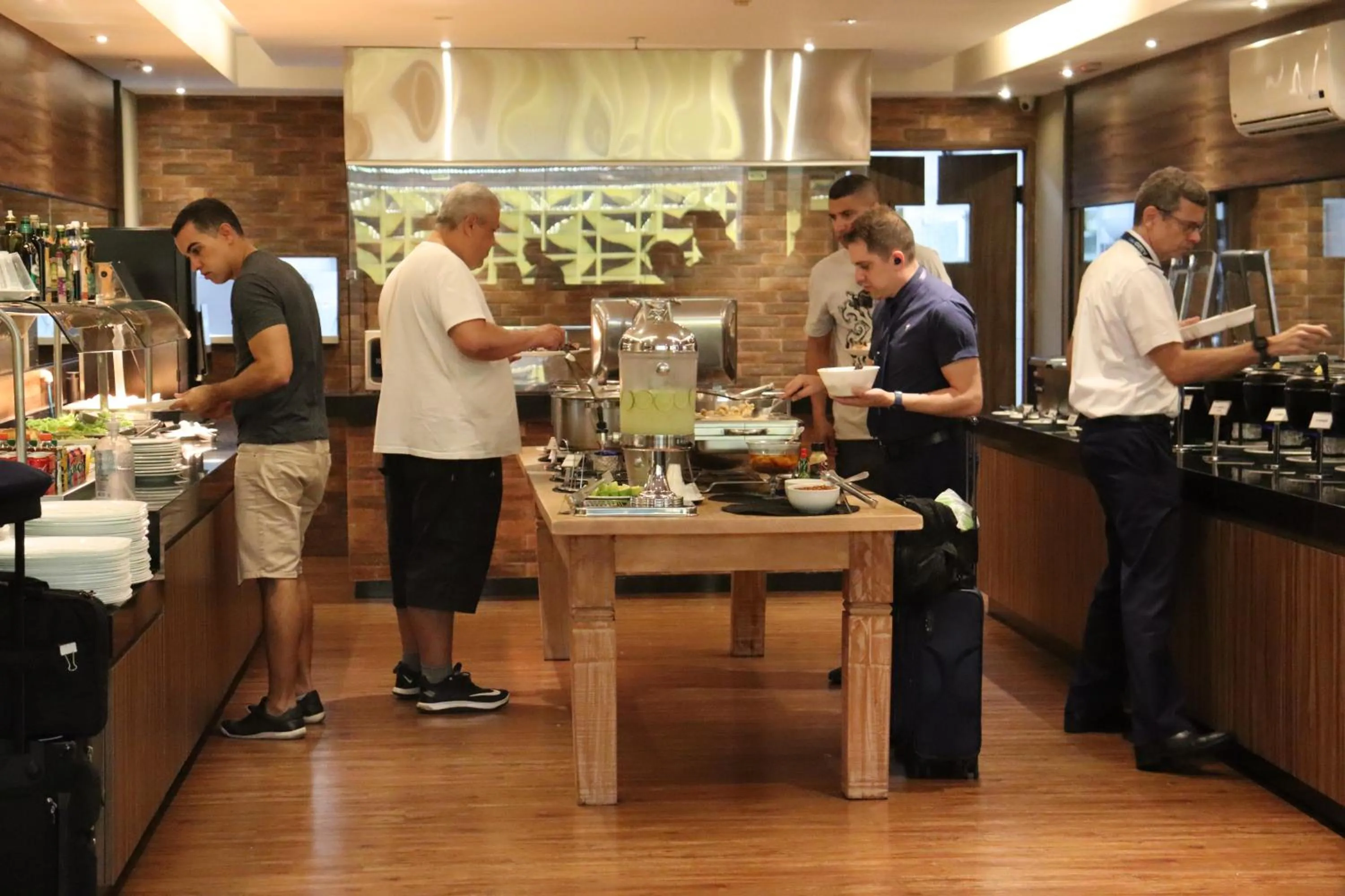 Restaurant/places to eat in S4 Hotel Águas Claras