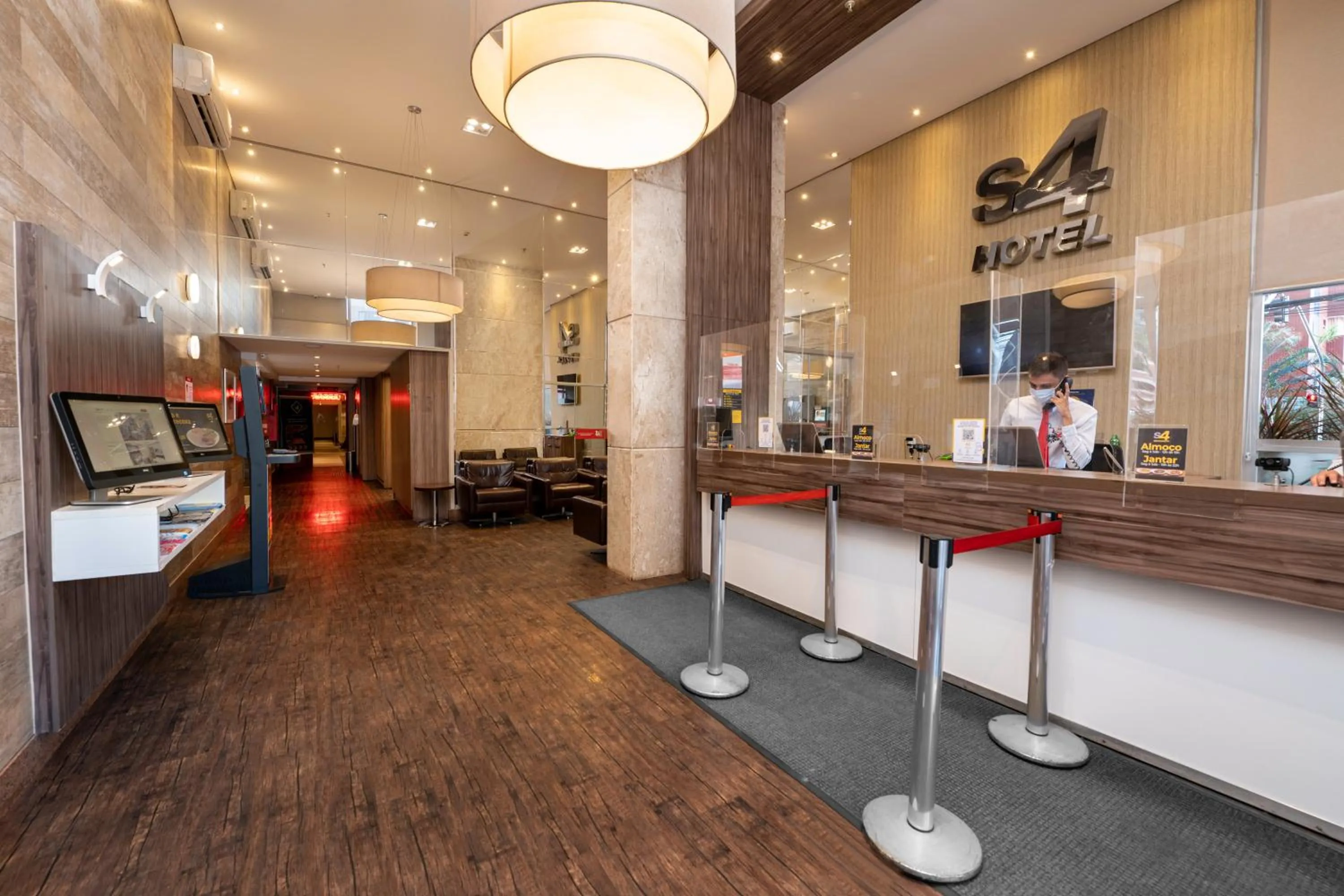 Lobby or reception in S4 Hotel Águas Claras