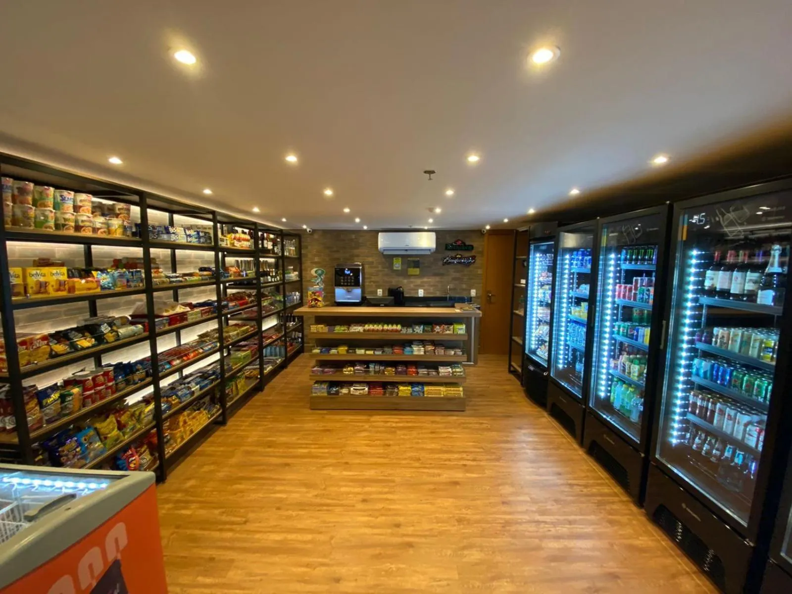 On-site shops in S4 Hotel Águas Claras