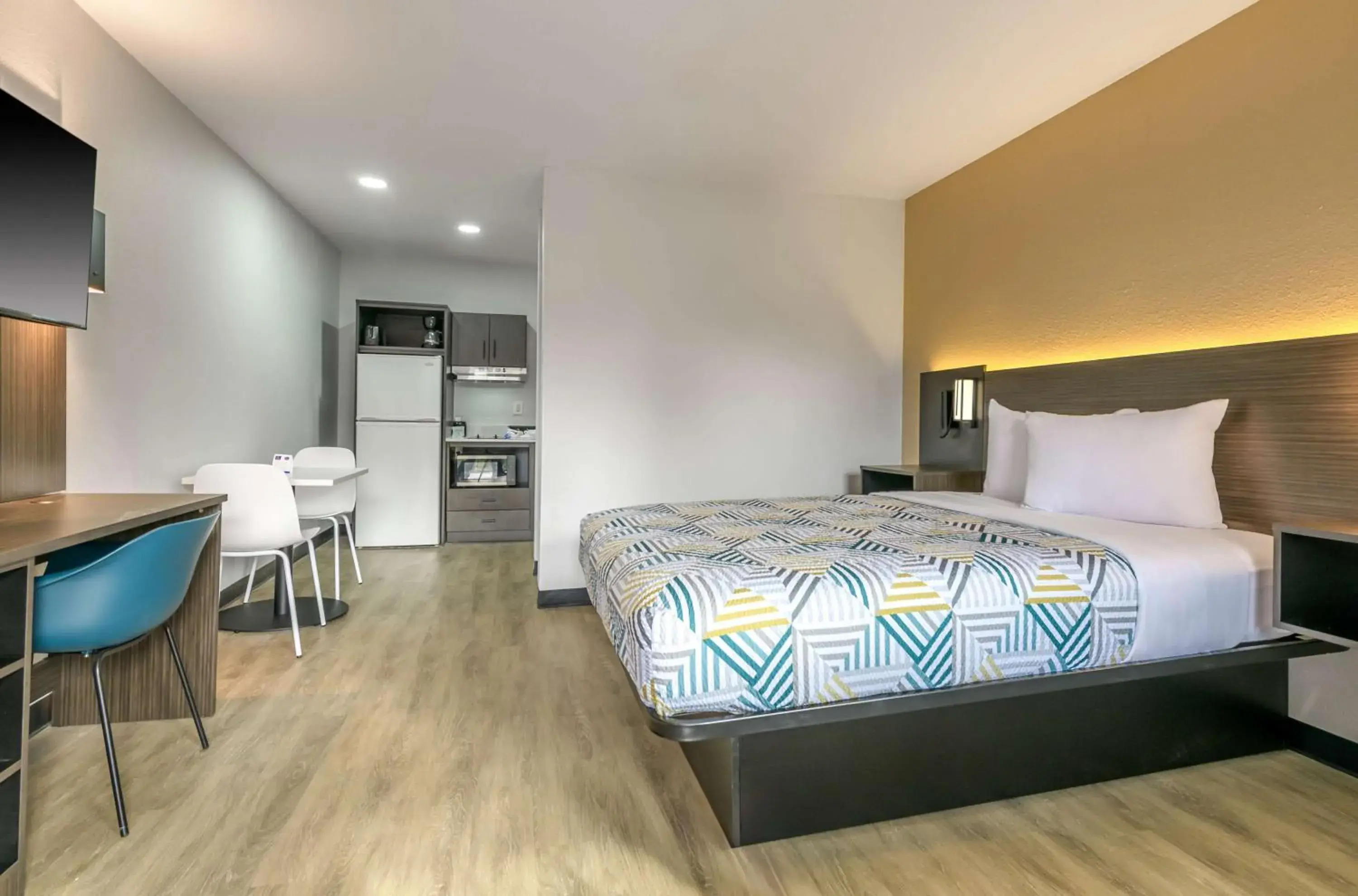 Bedroom, Bed in Studio 6 Columbus GA Columbus Airport Bedroom, Bed in Studio 6 Columbus GA Columbus Airport