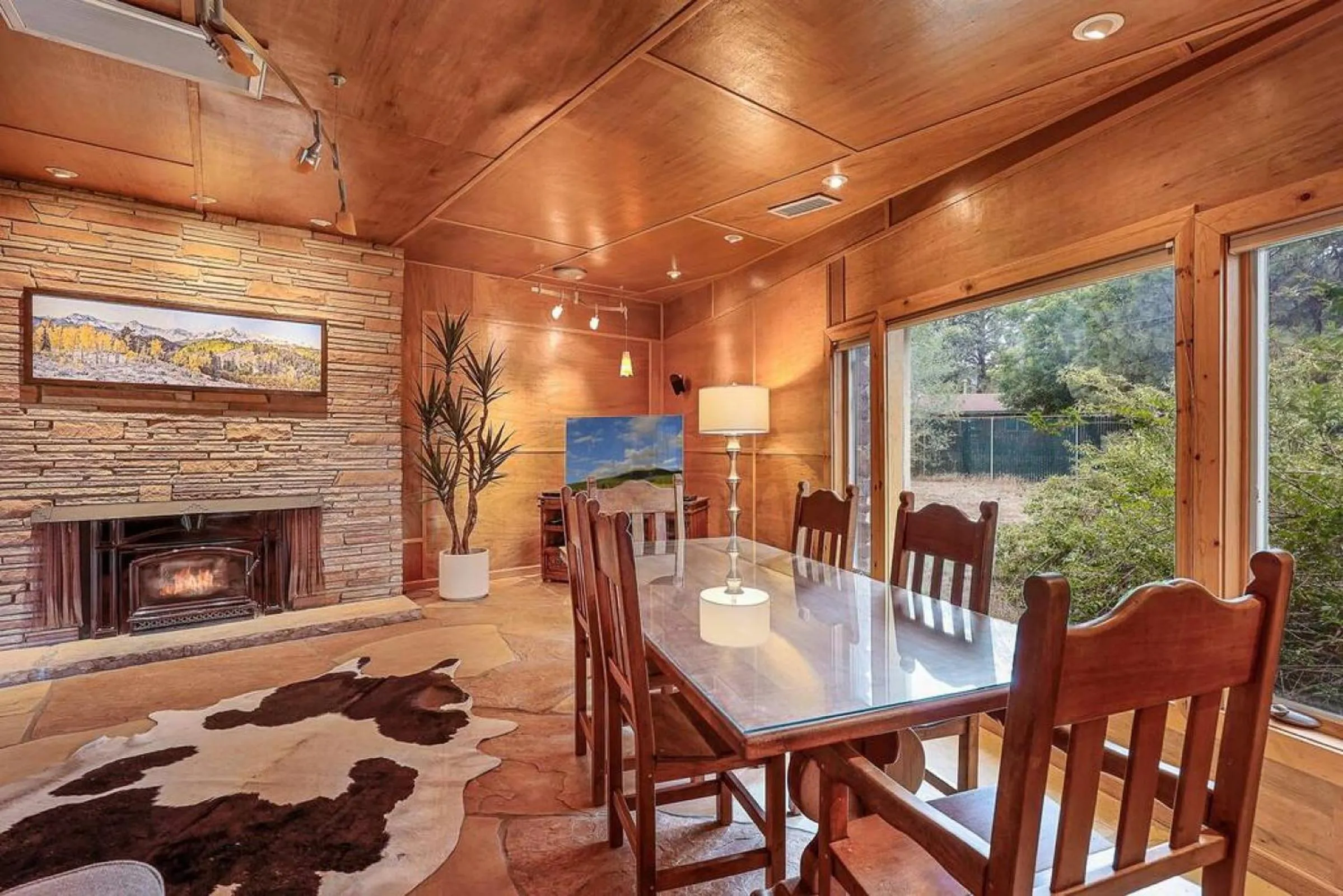 Historic Ranch house AC on forest acres in town
