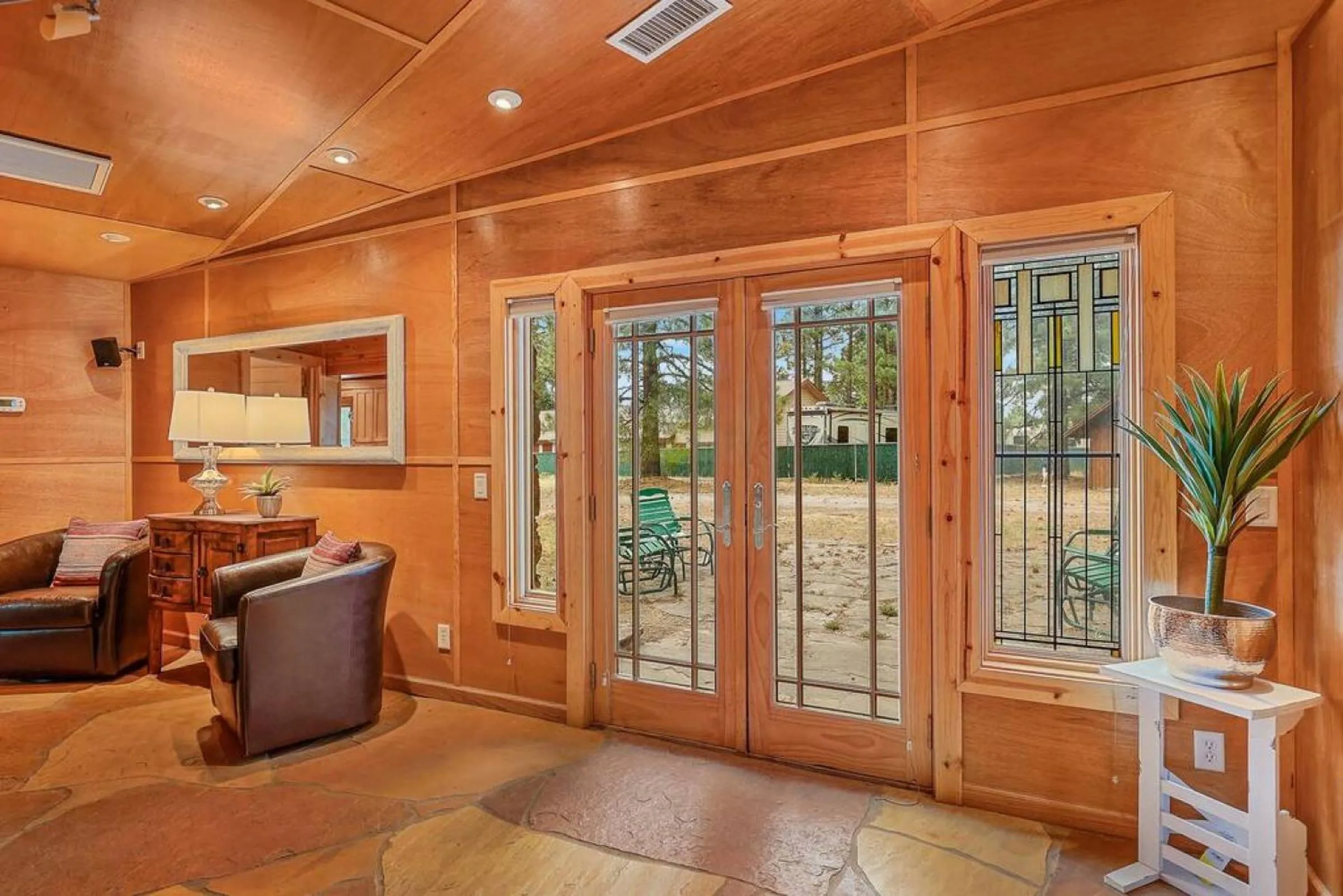 Historic Ranch house AC on forest acres in town