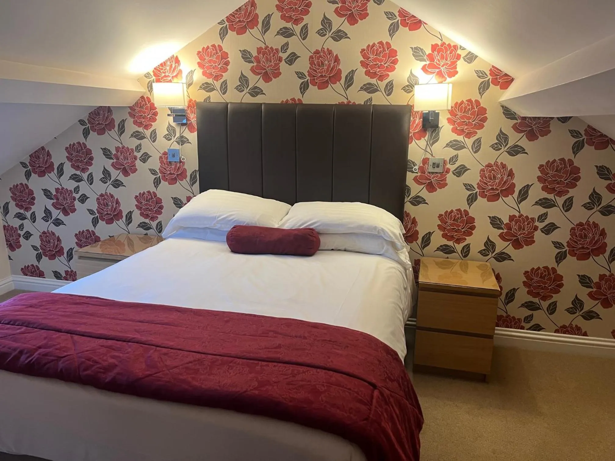 Bedroom, Bed in The Lion Hotel