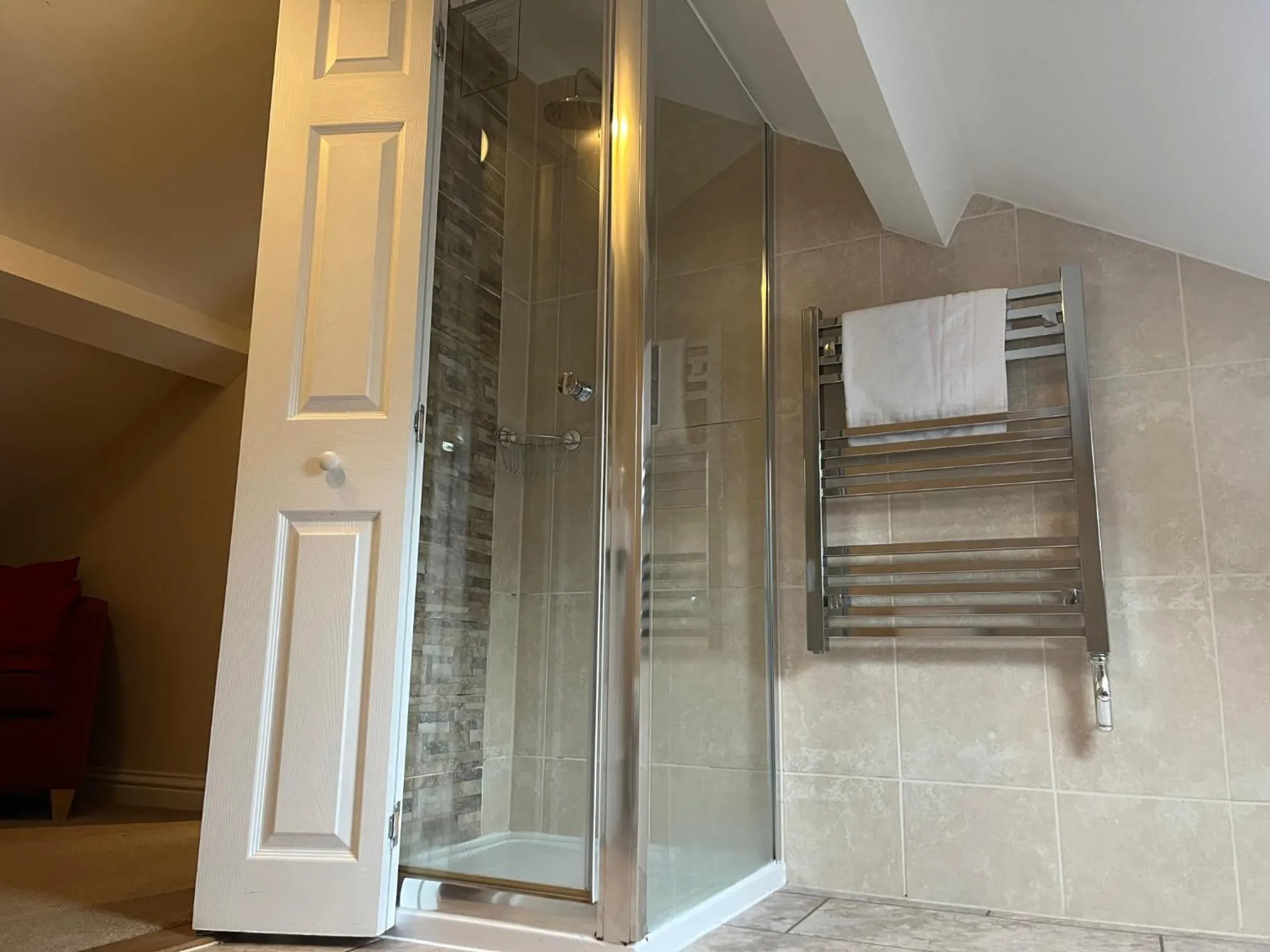 Bathroom in The Lion Hotel