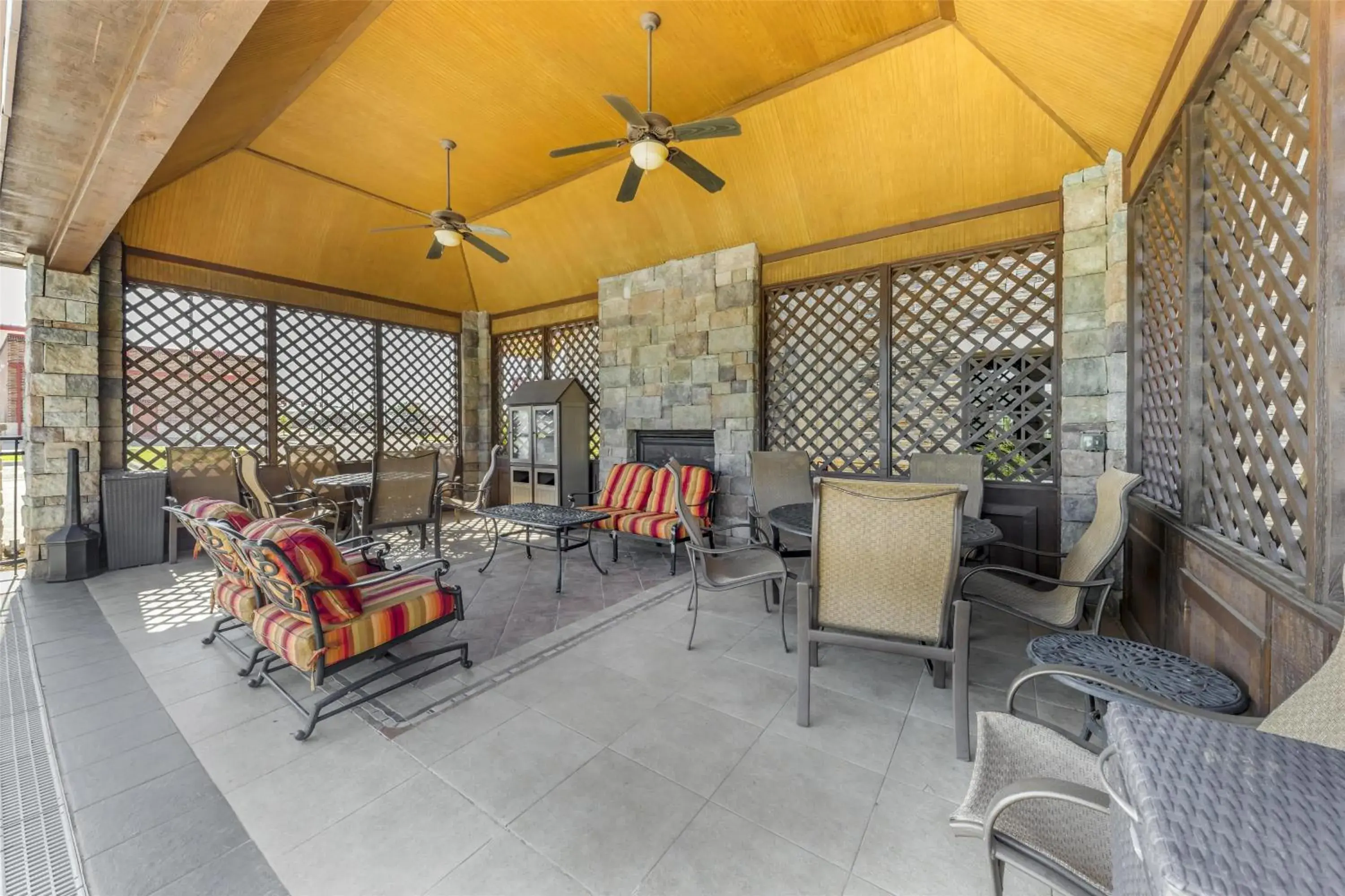 Pool view in Best Western Plus Weatherford Pool view in Best Western Plus Weatherford