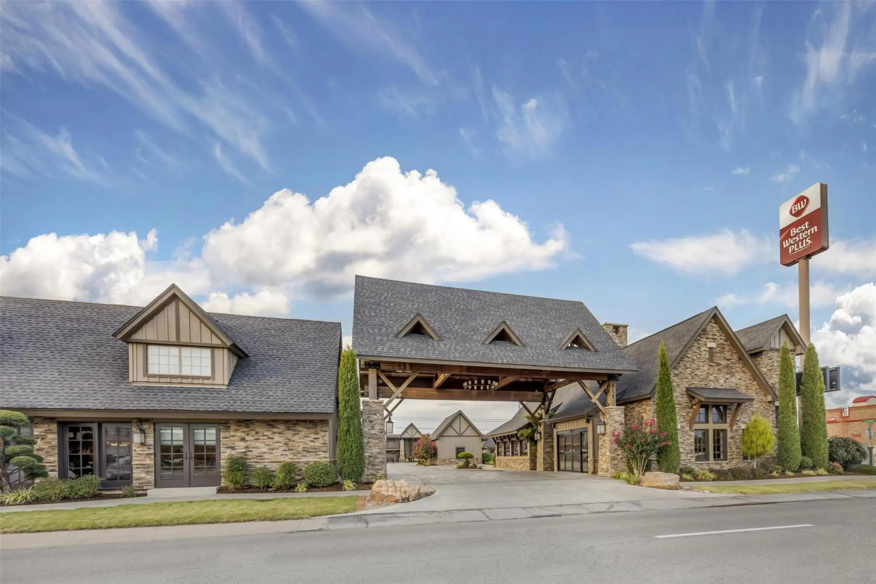 Property building in Best Western Plus Weatherford Property building in Best Western Plus Weatherford