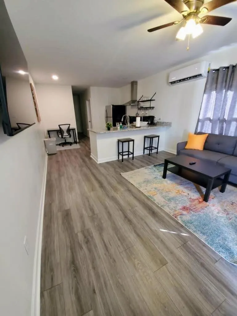 LakewoodLyon Park Renovated Cottage Near Duke 28A