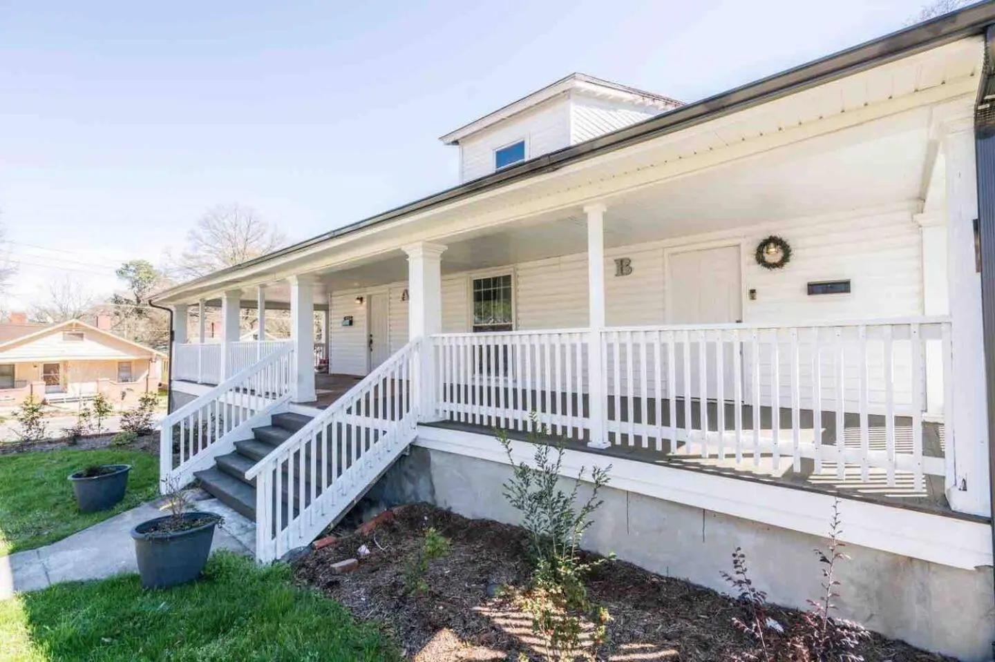 Renovated 3 bedroom close to downtown!