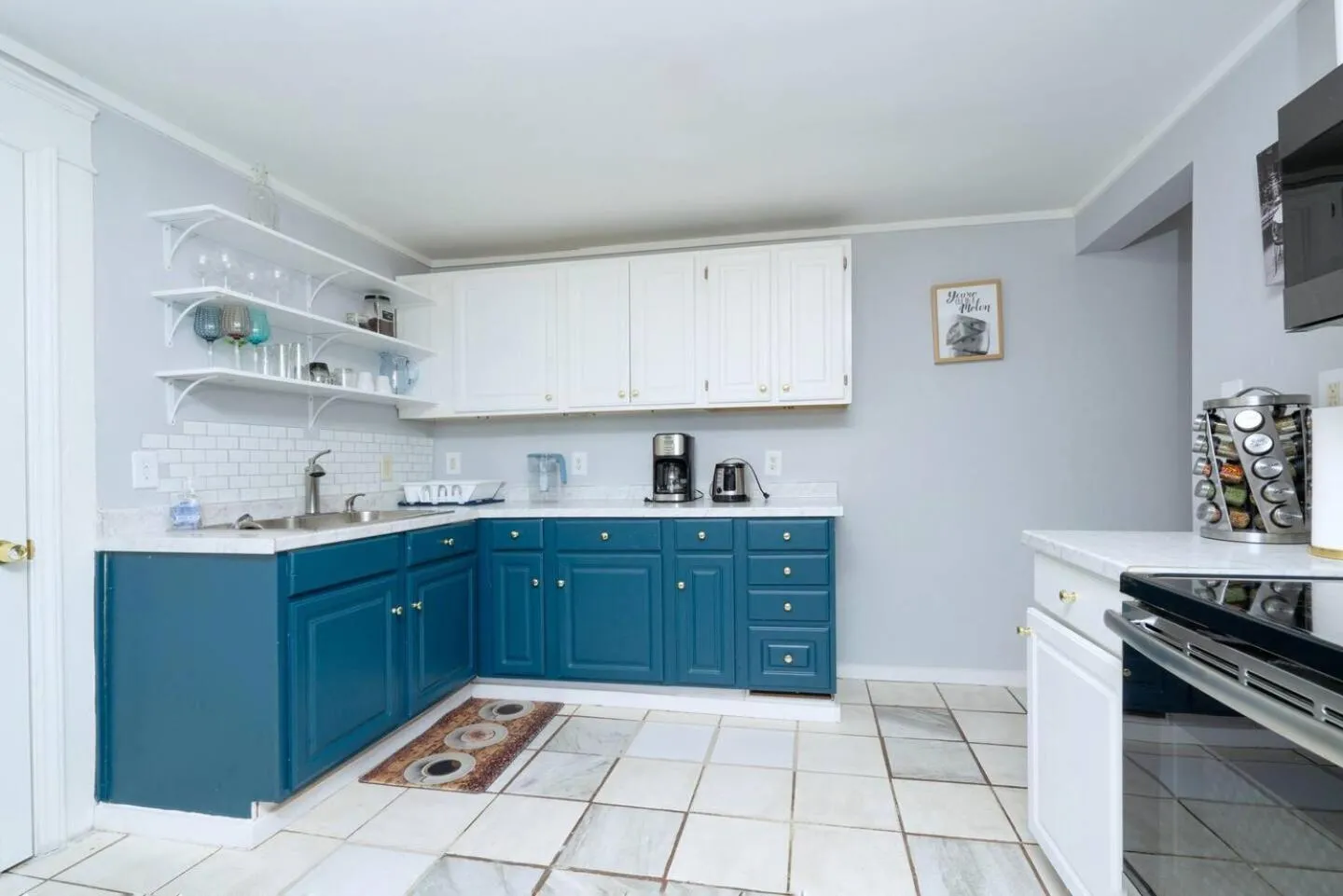 Renovated 3 bedroom close to downtown!
