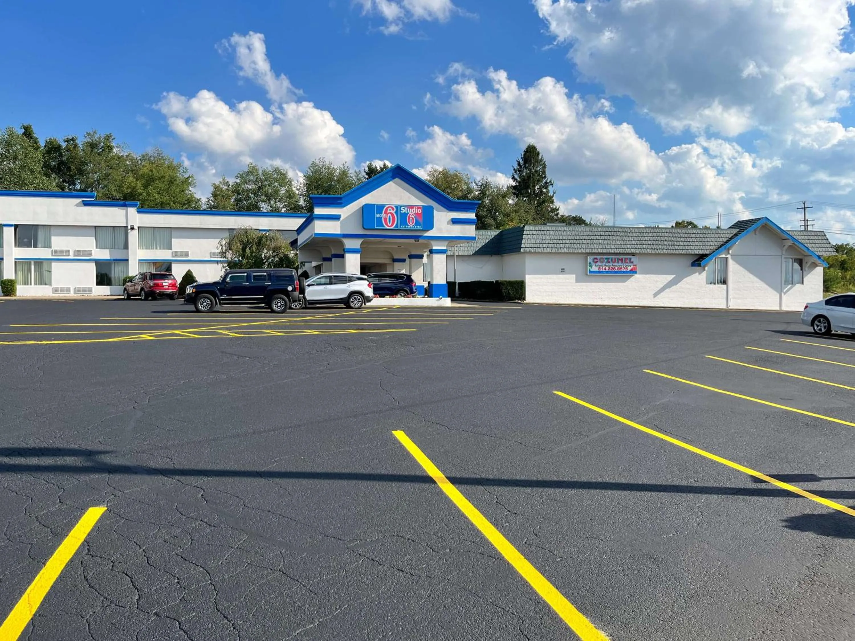 Property building in Studio 6 Suites Clarion, PA