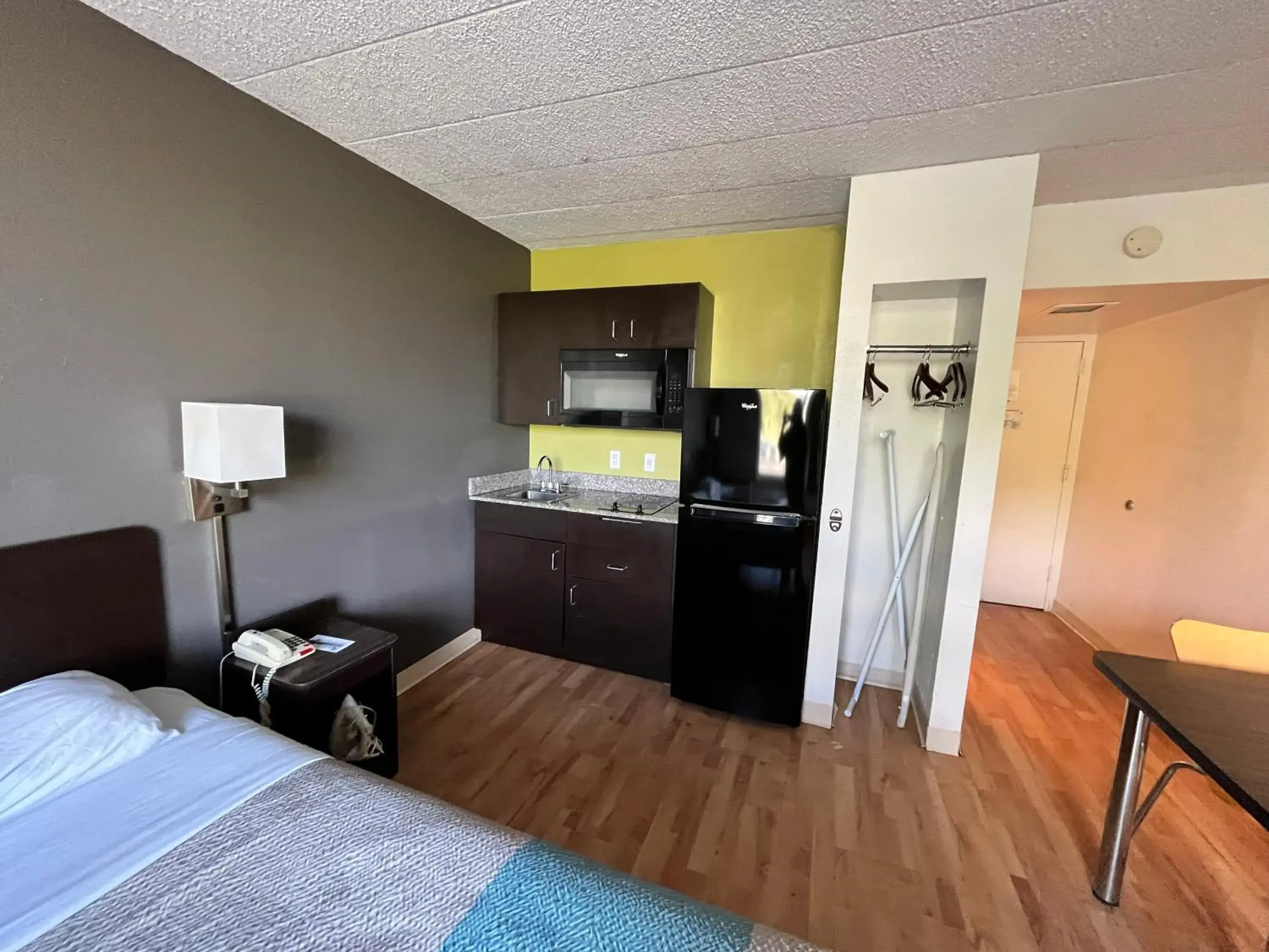 Bed in Studio 6 Suites Clarion, PA Bed in Studio 6 Suites Clarion, PA