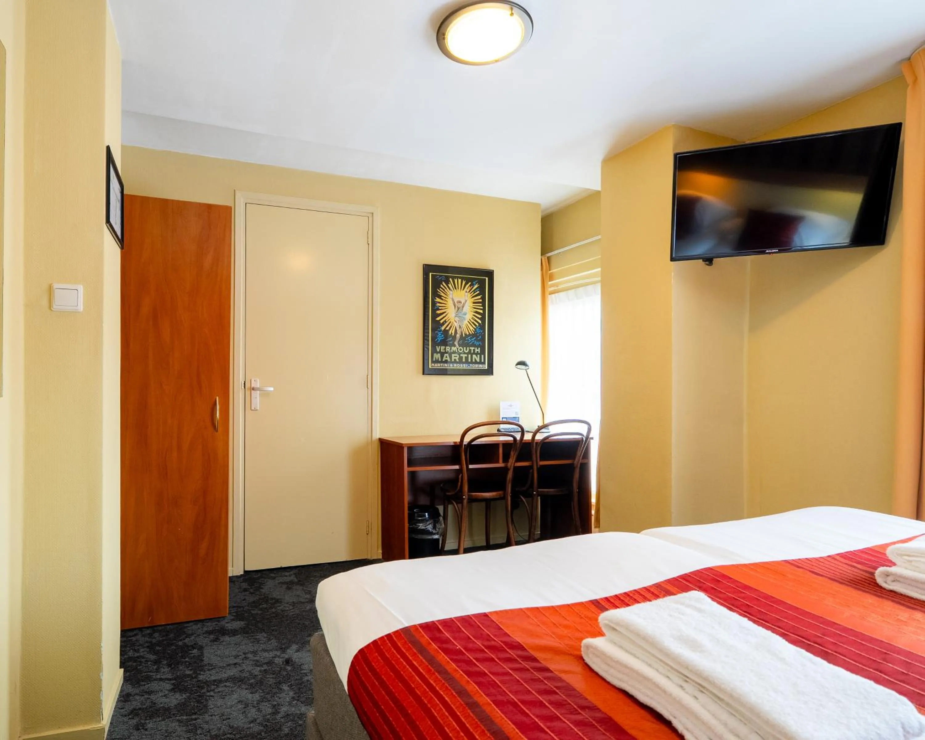 Bedroom, Bed in Martini Hotel