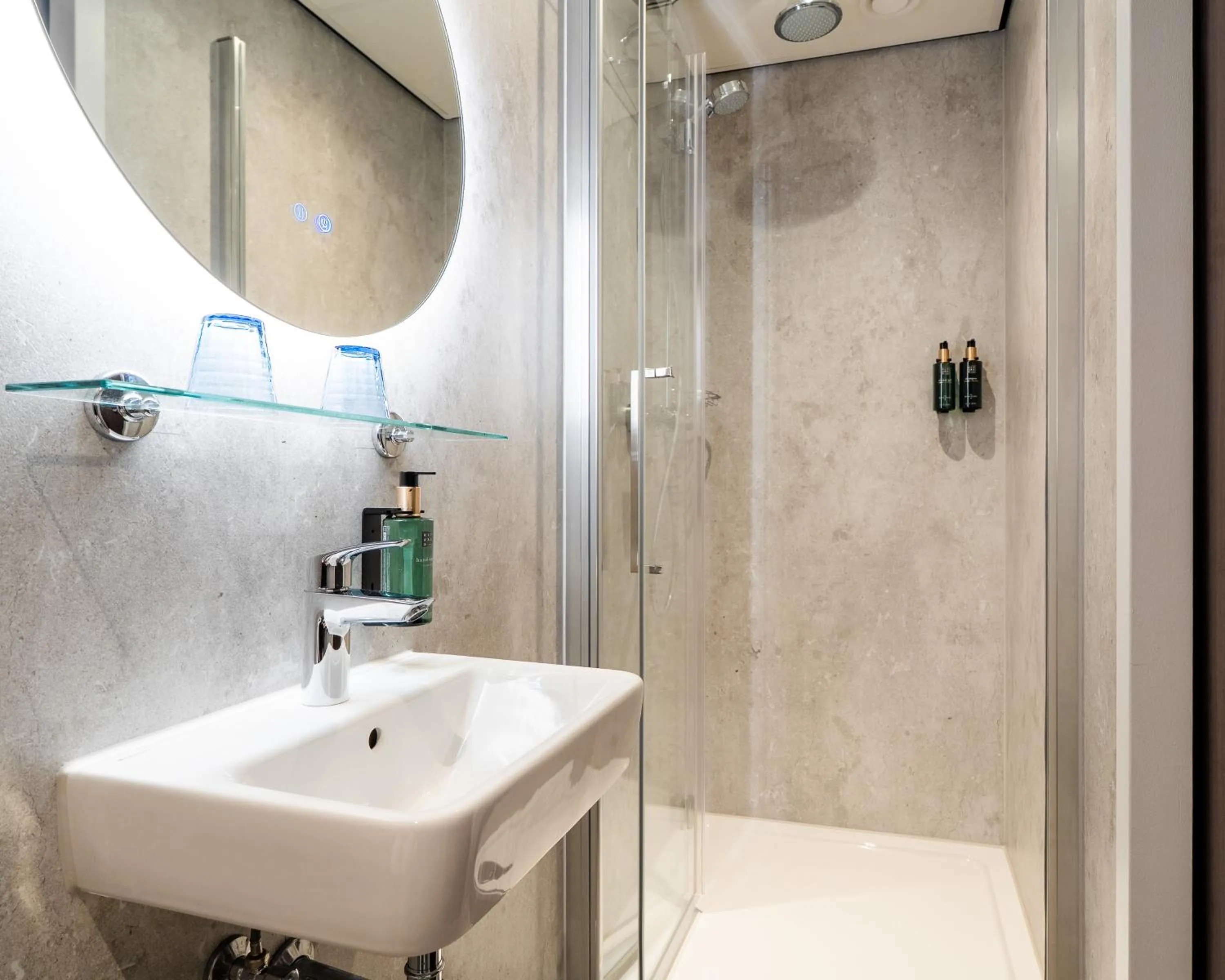 Bathroom in Martini Hotel