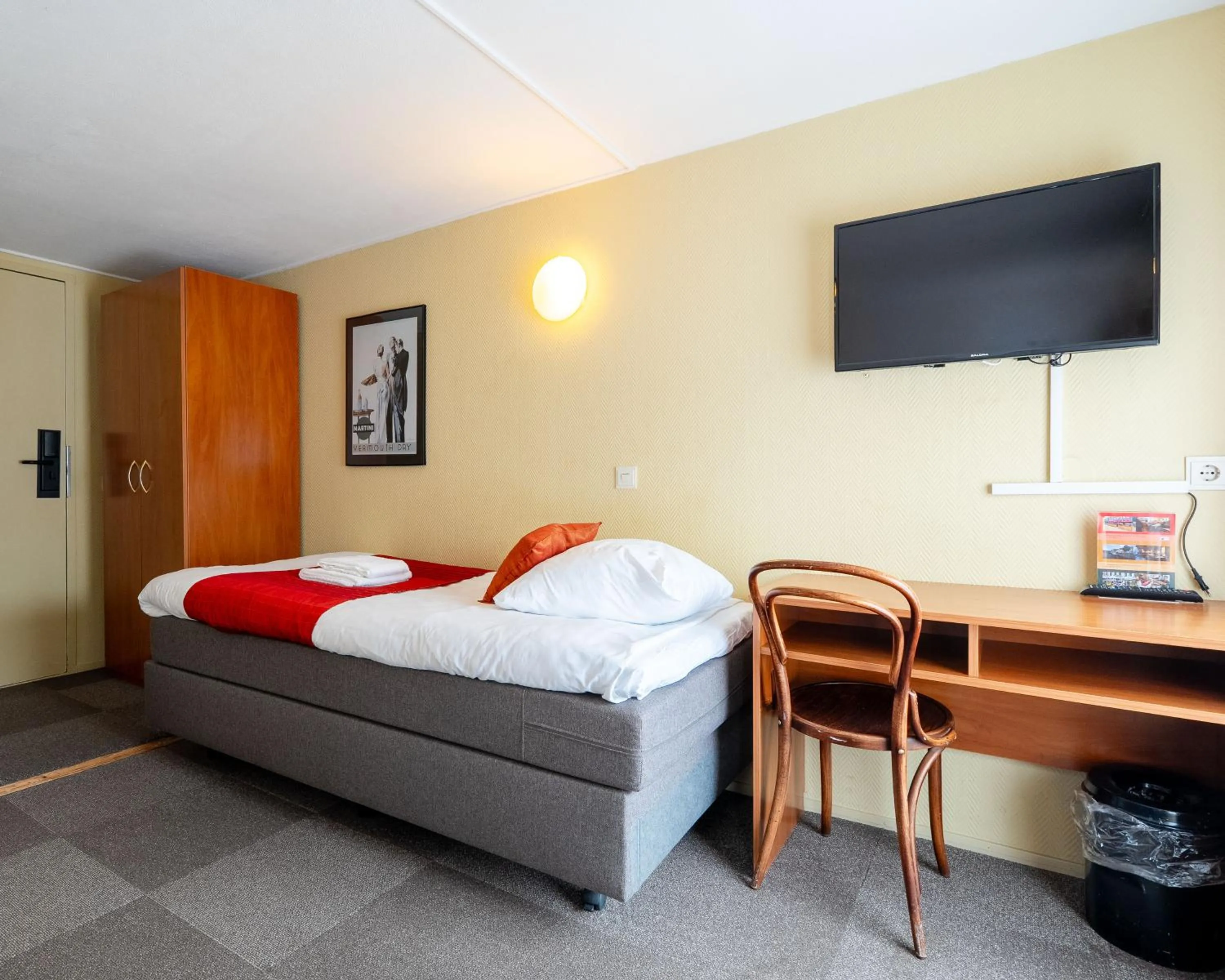 Bedroom, Bed in Martini Hotel