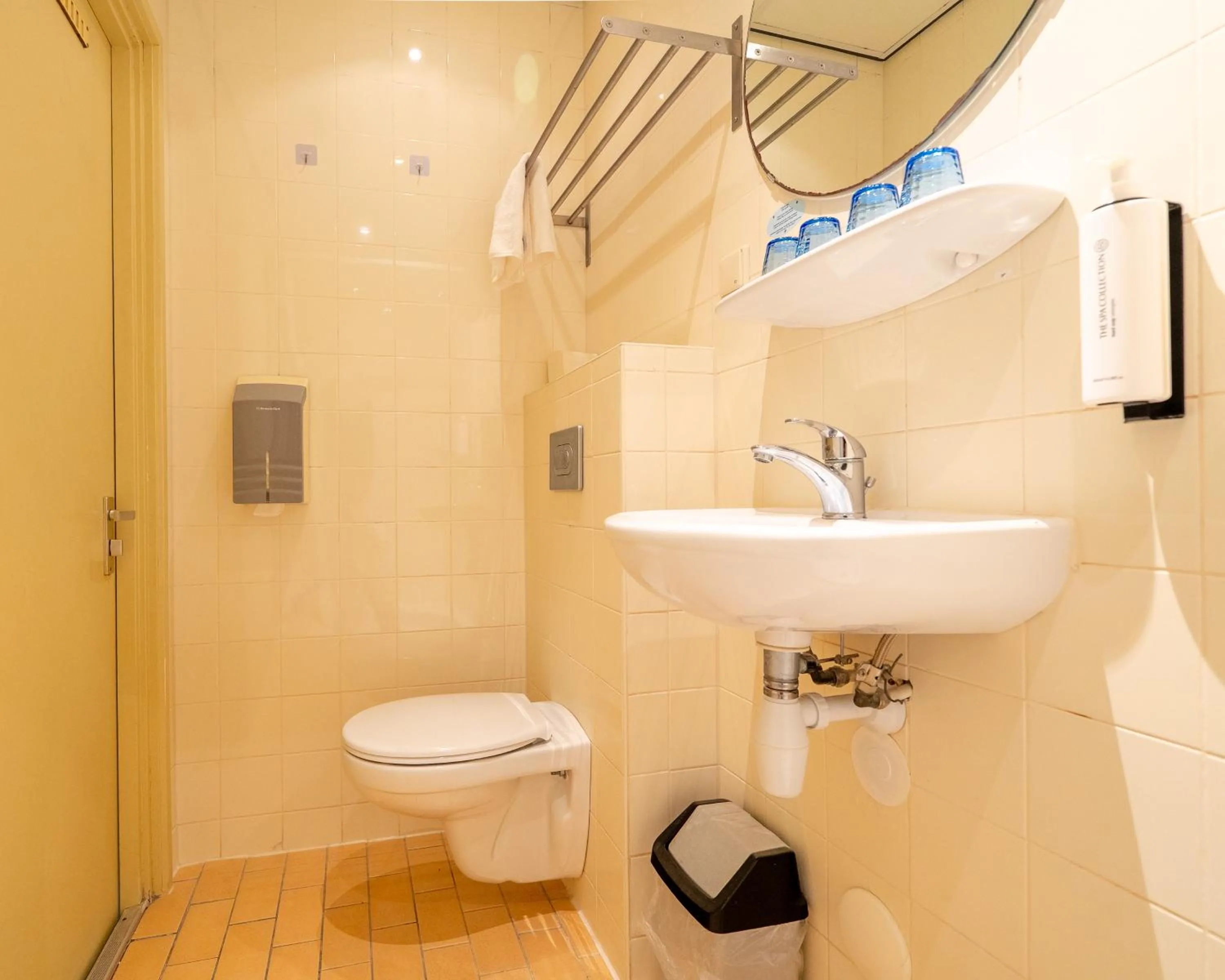 Bathroom in Martini Hotel