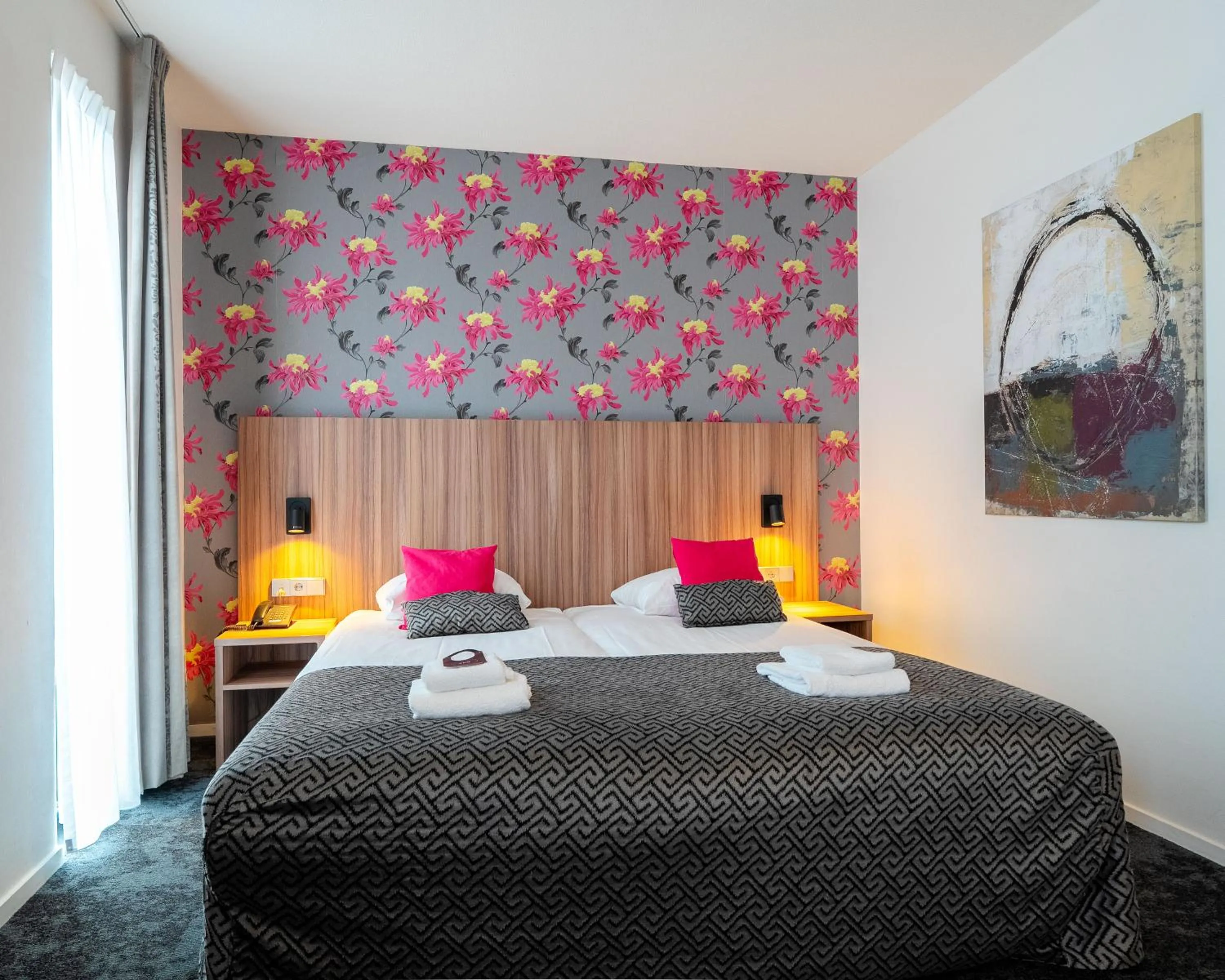 Bedroom, Bed in Martini Hotel