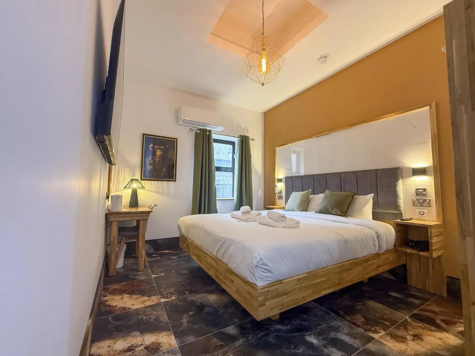 Bedroom, Bed in The Arundell Hotel