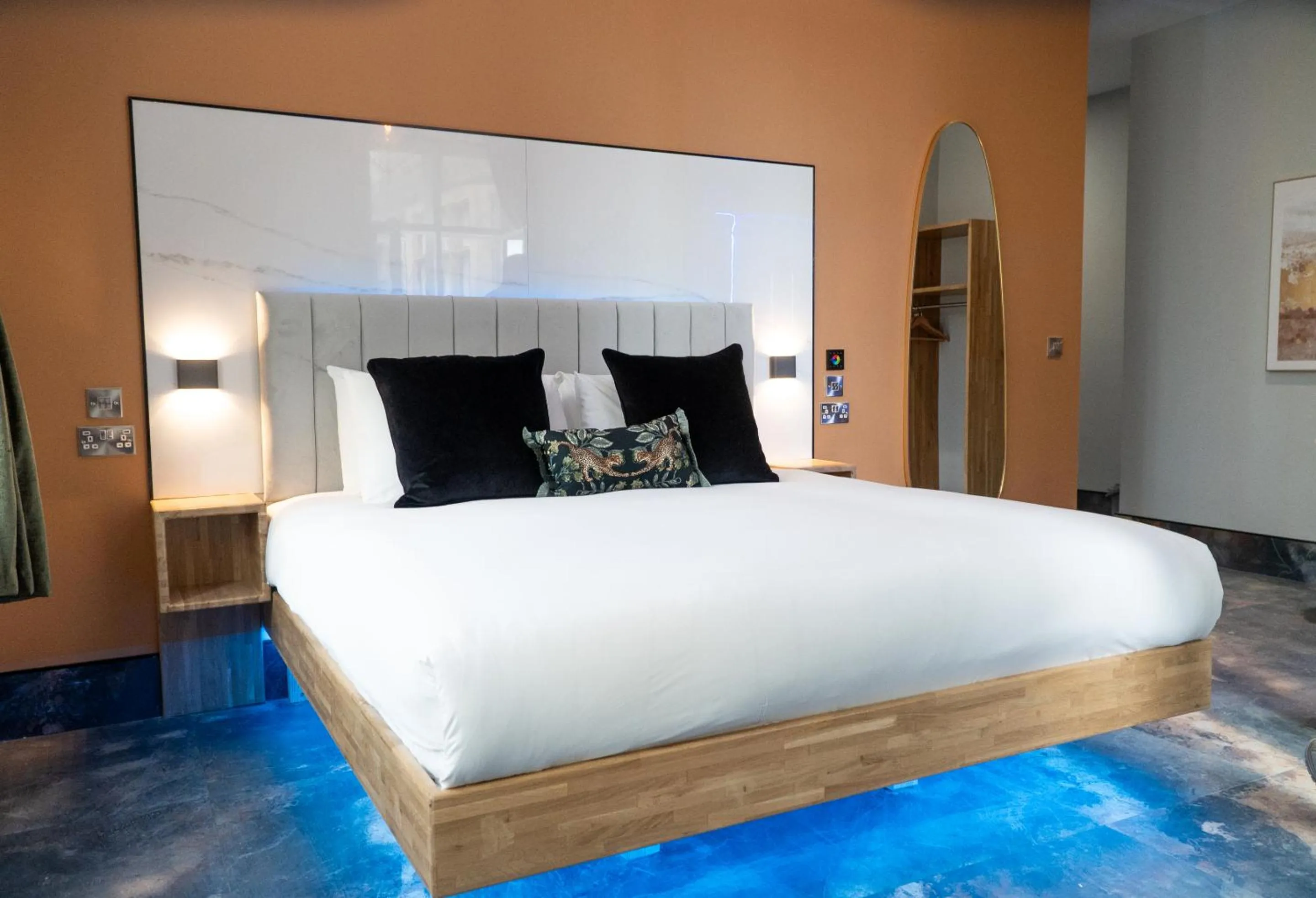 Bedroom, Bed in The Arundell Hotel