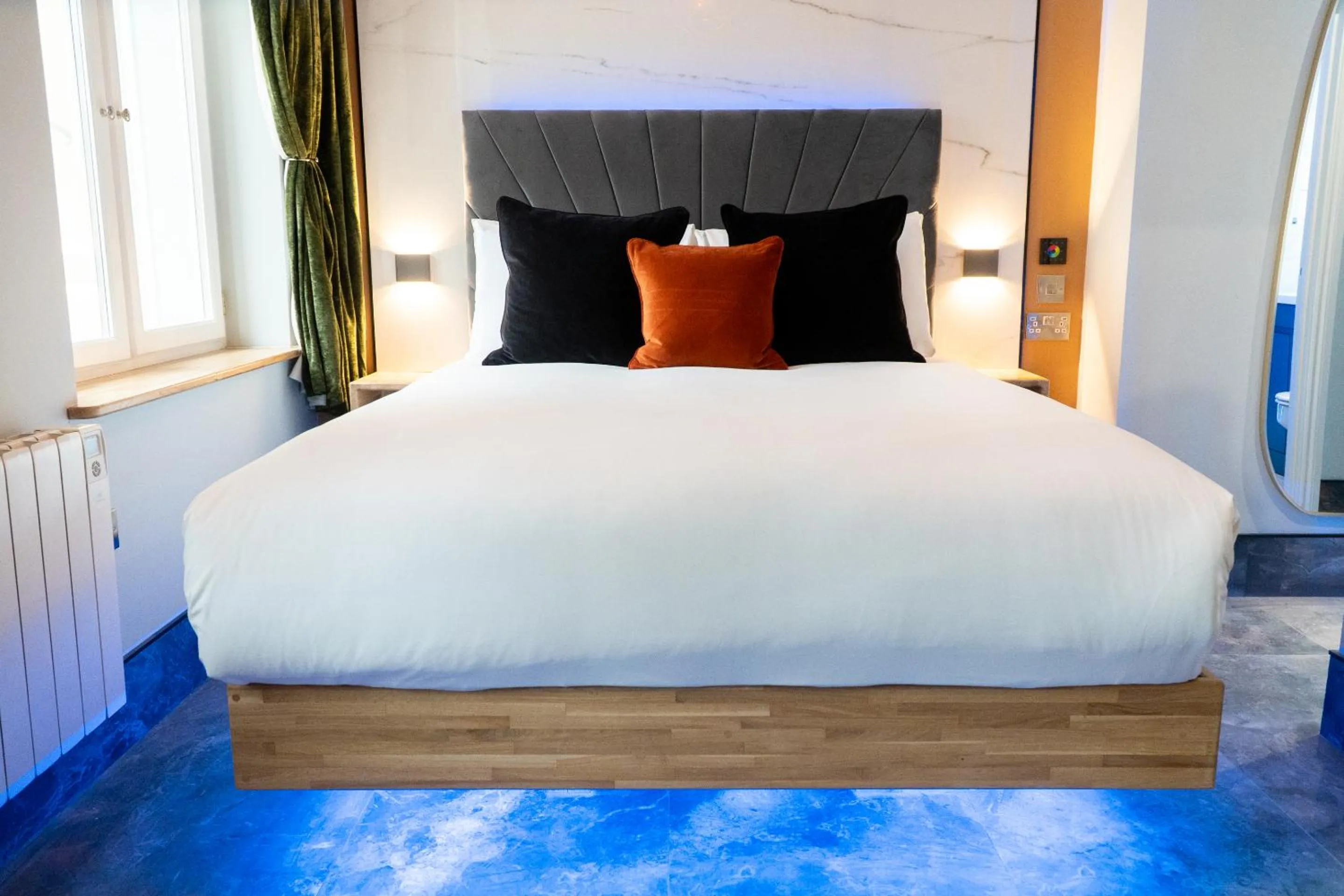 Bedroom, Bed in The Arundell Hotel