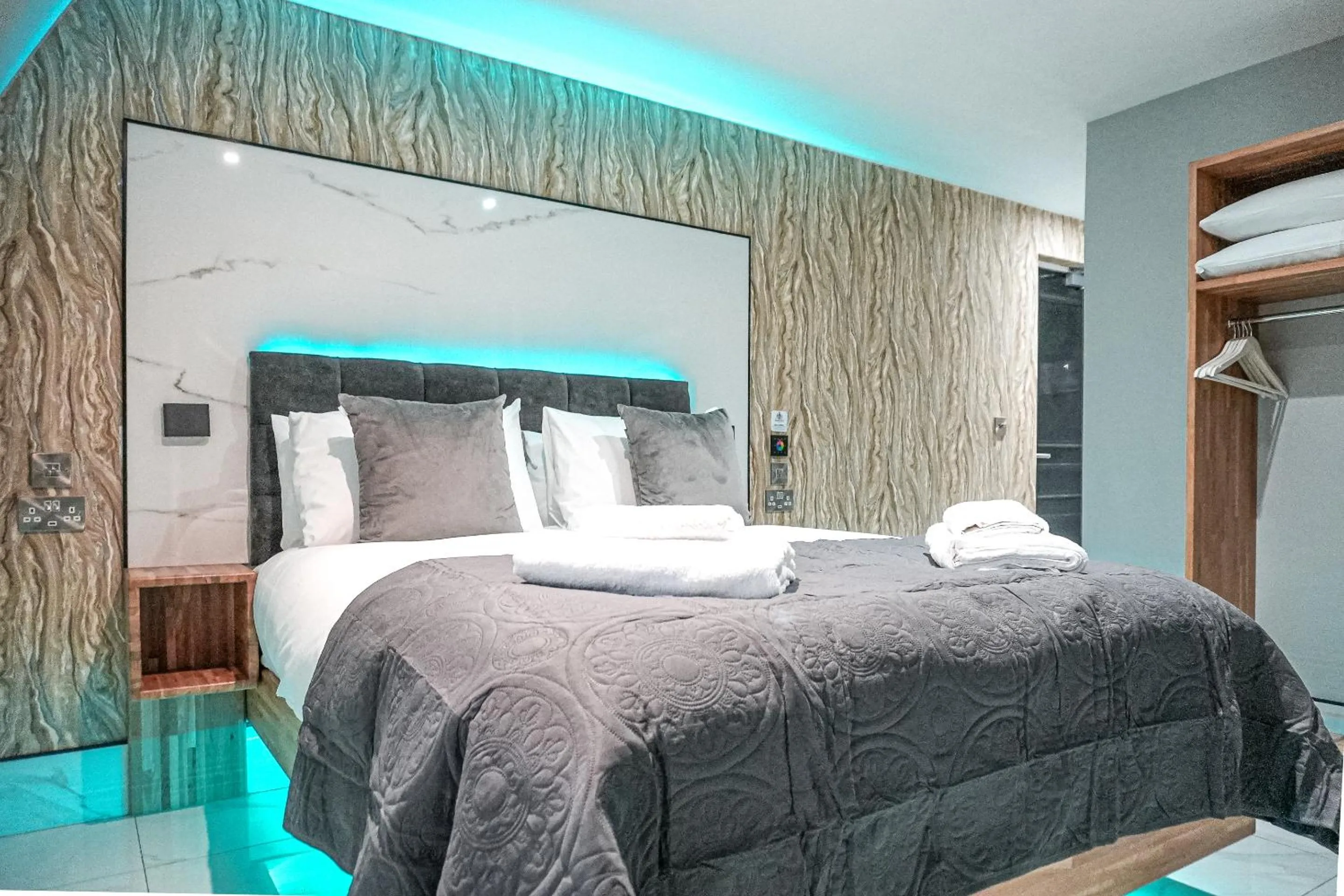 Bedroom, Bed in The Arundell Hotel