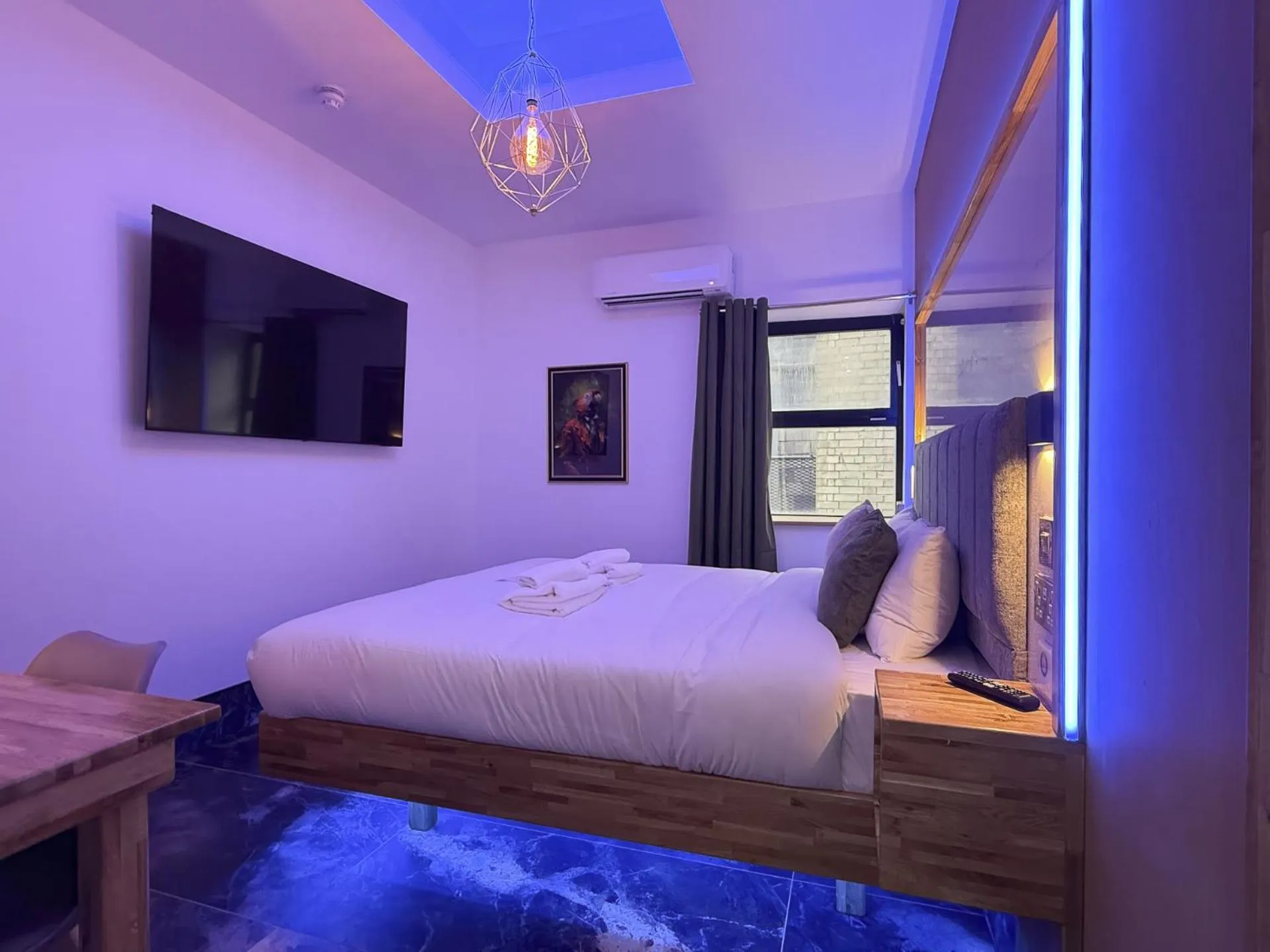 Bedroom, Bed in The Arundell Hotel