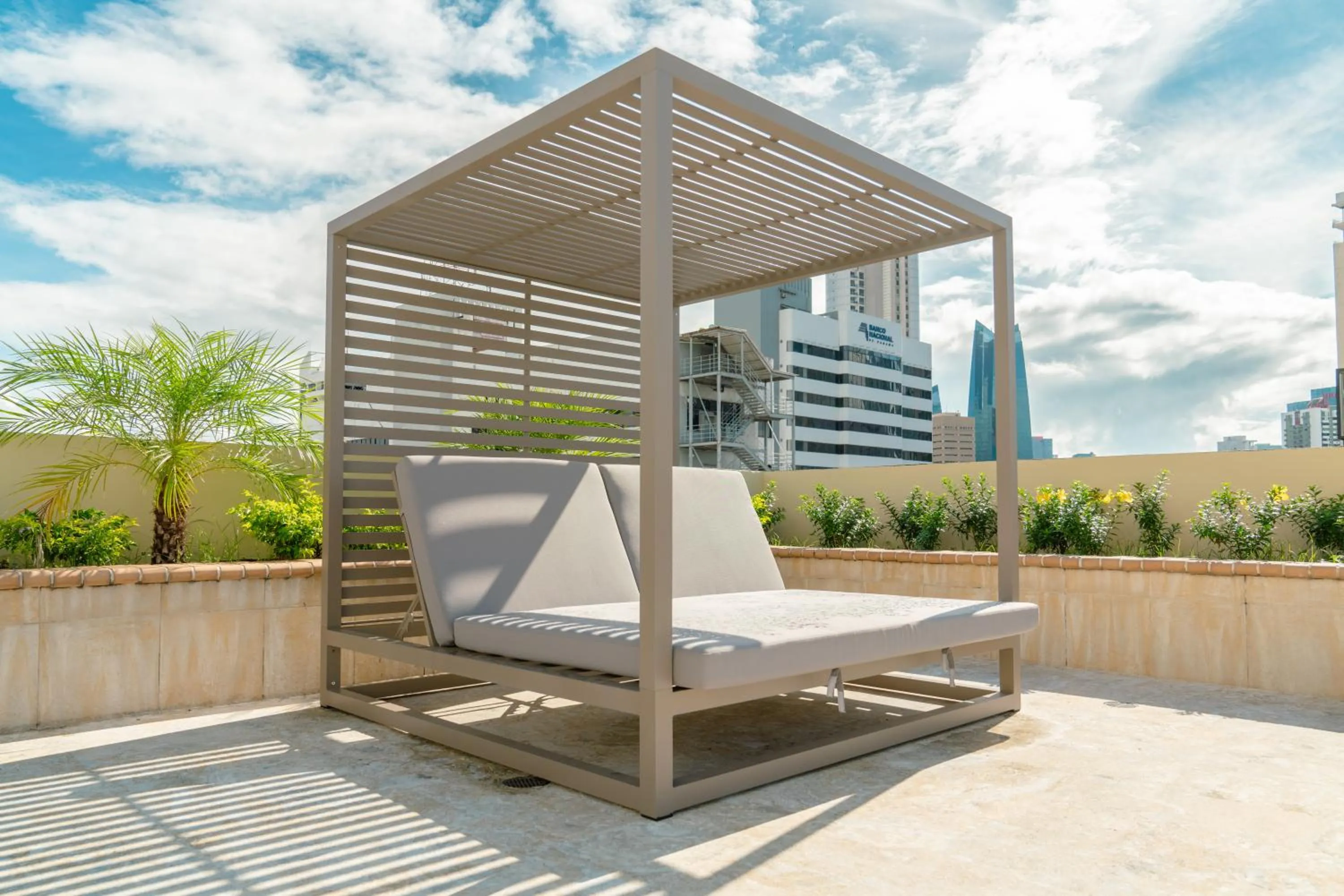 Swimming pool in Waymore Hotel Spa & Casino