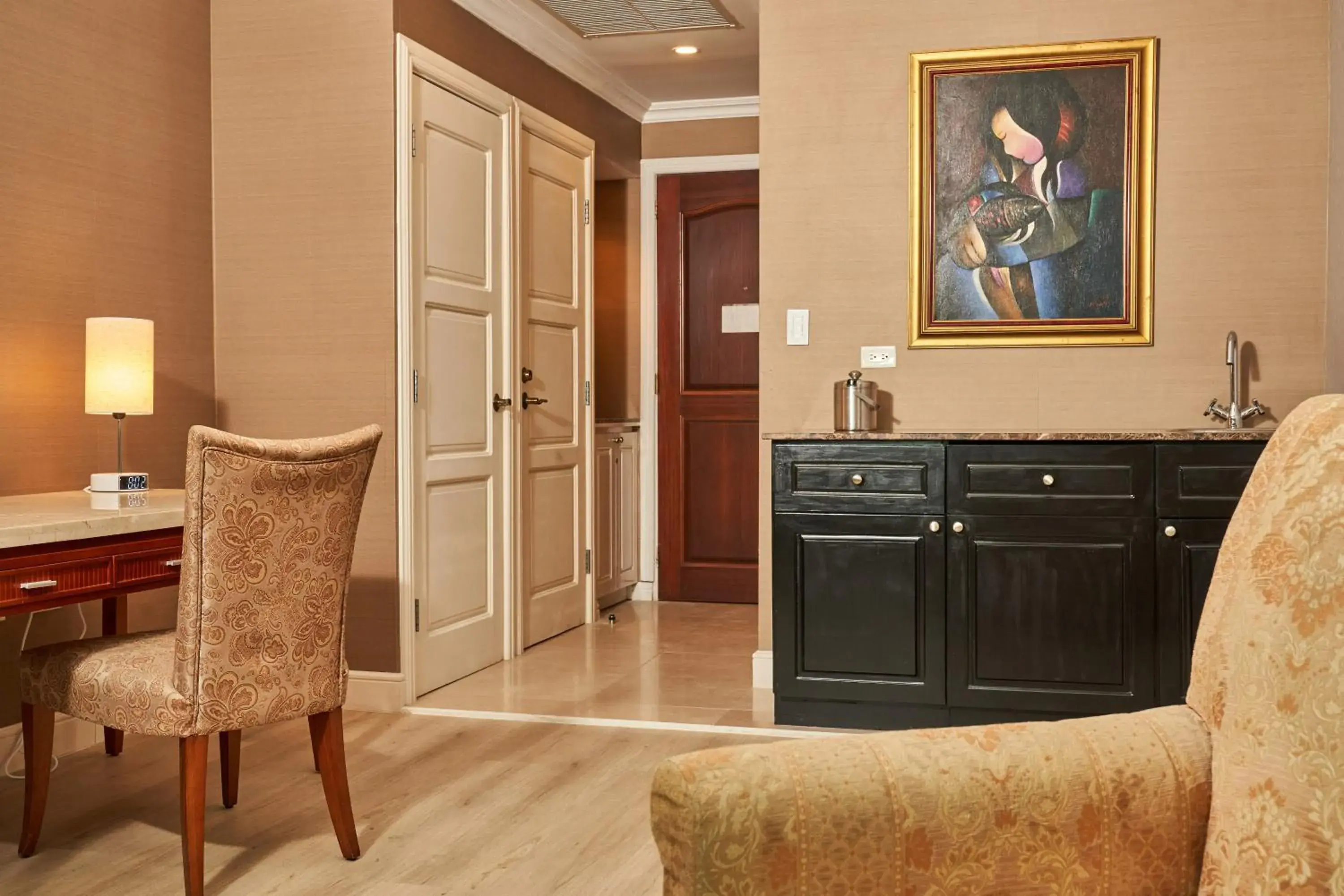 Living room in Waymore Hotel Spa & Casino Living room in Waymore Hotel Spa & Casino