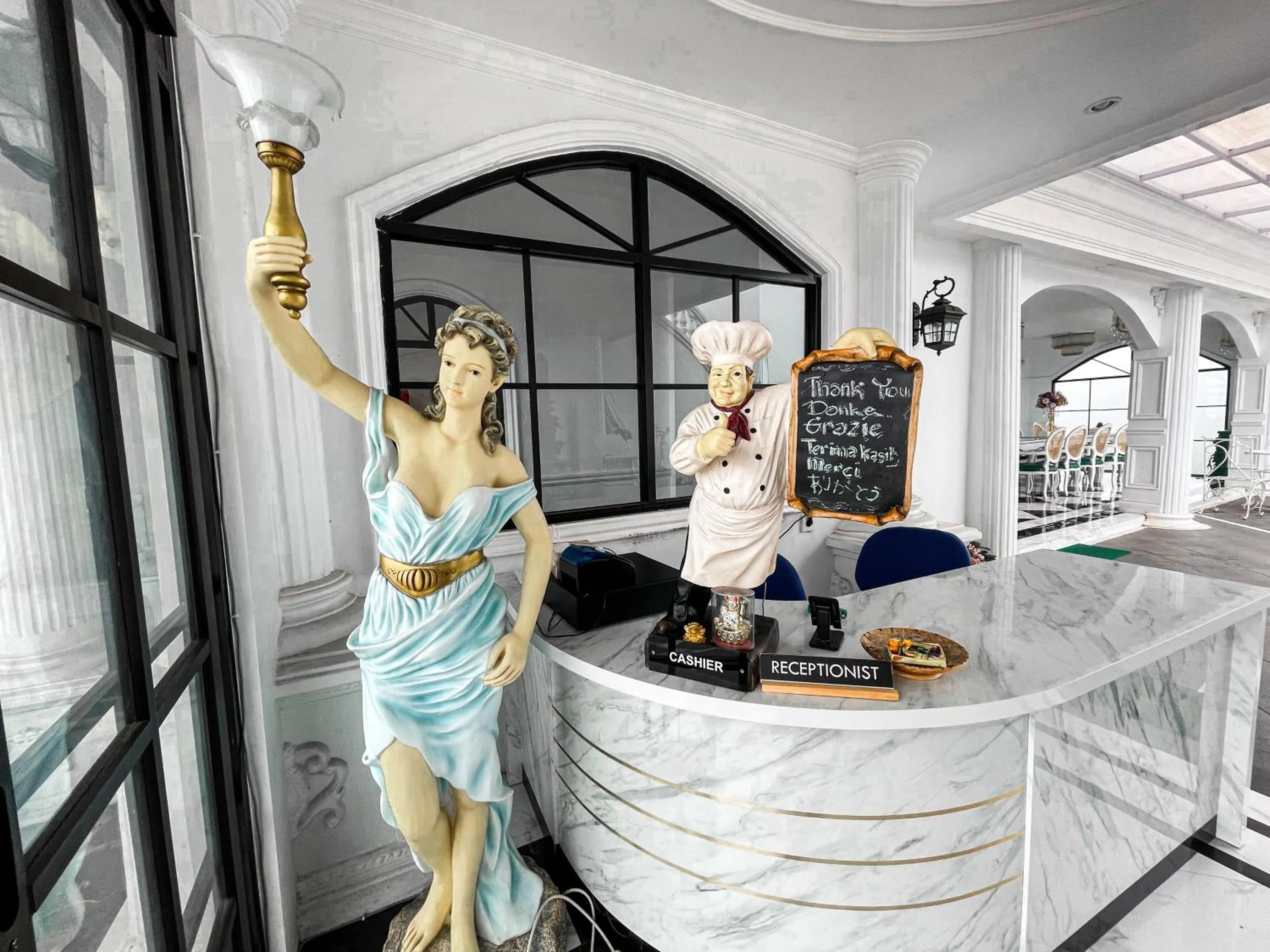 Lobby or reception in Casa Rani Hotel & Restaurant