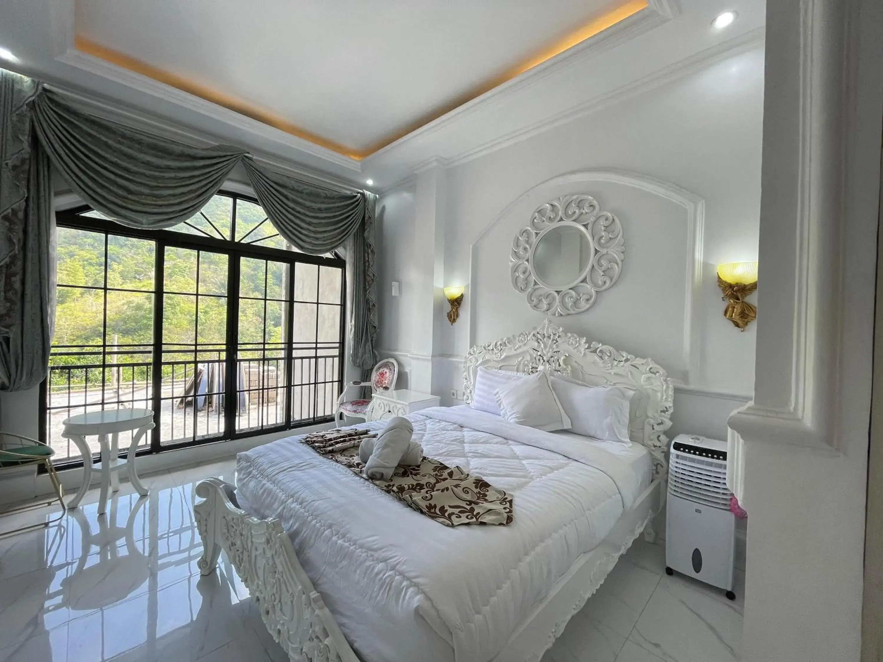 Bed in Casa Rani Hotel & Restaurant Bed in Casa Rani Hotel & Restaurant