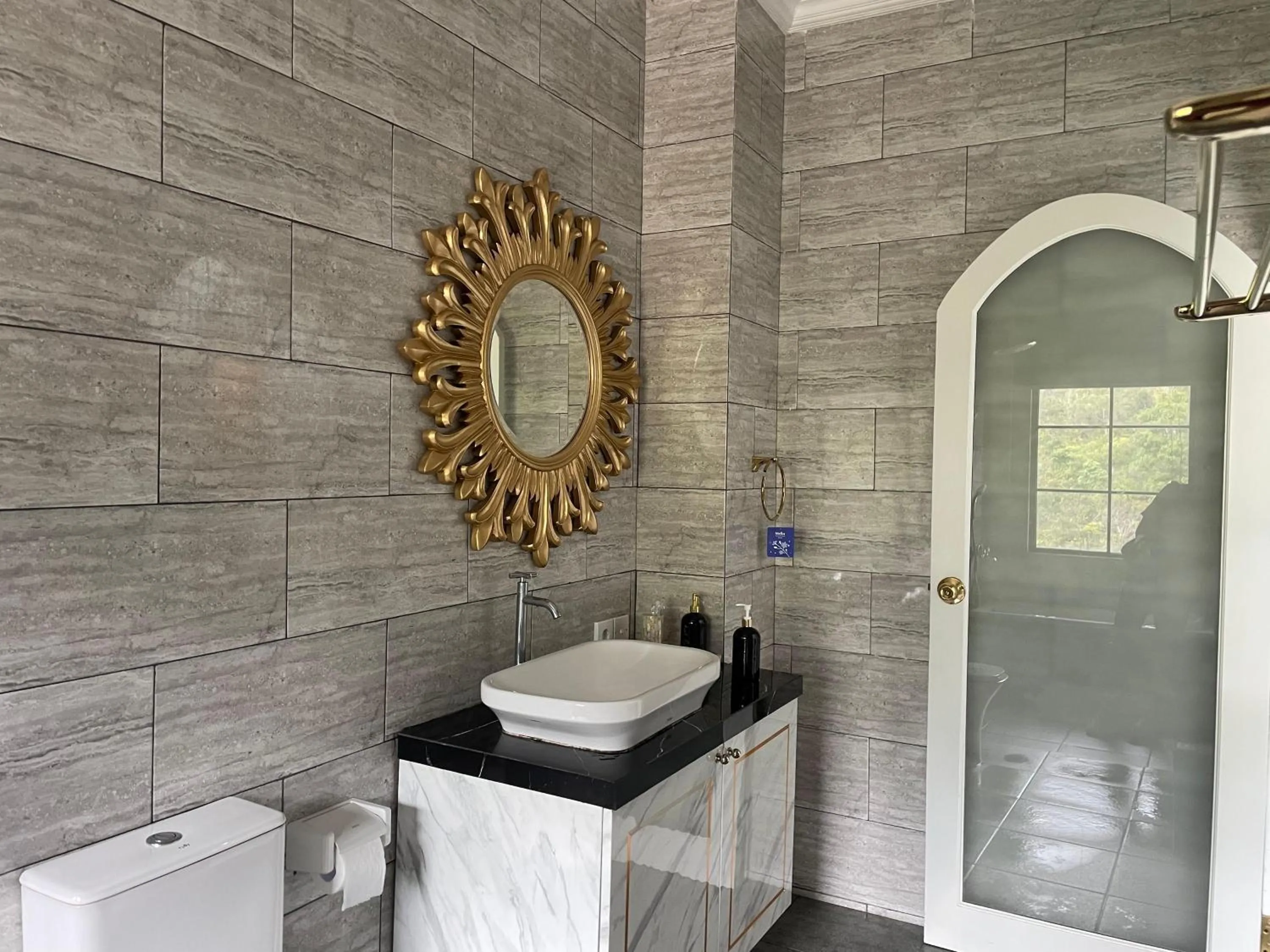 Casa Rani Hotel & Restaurant