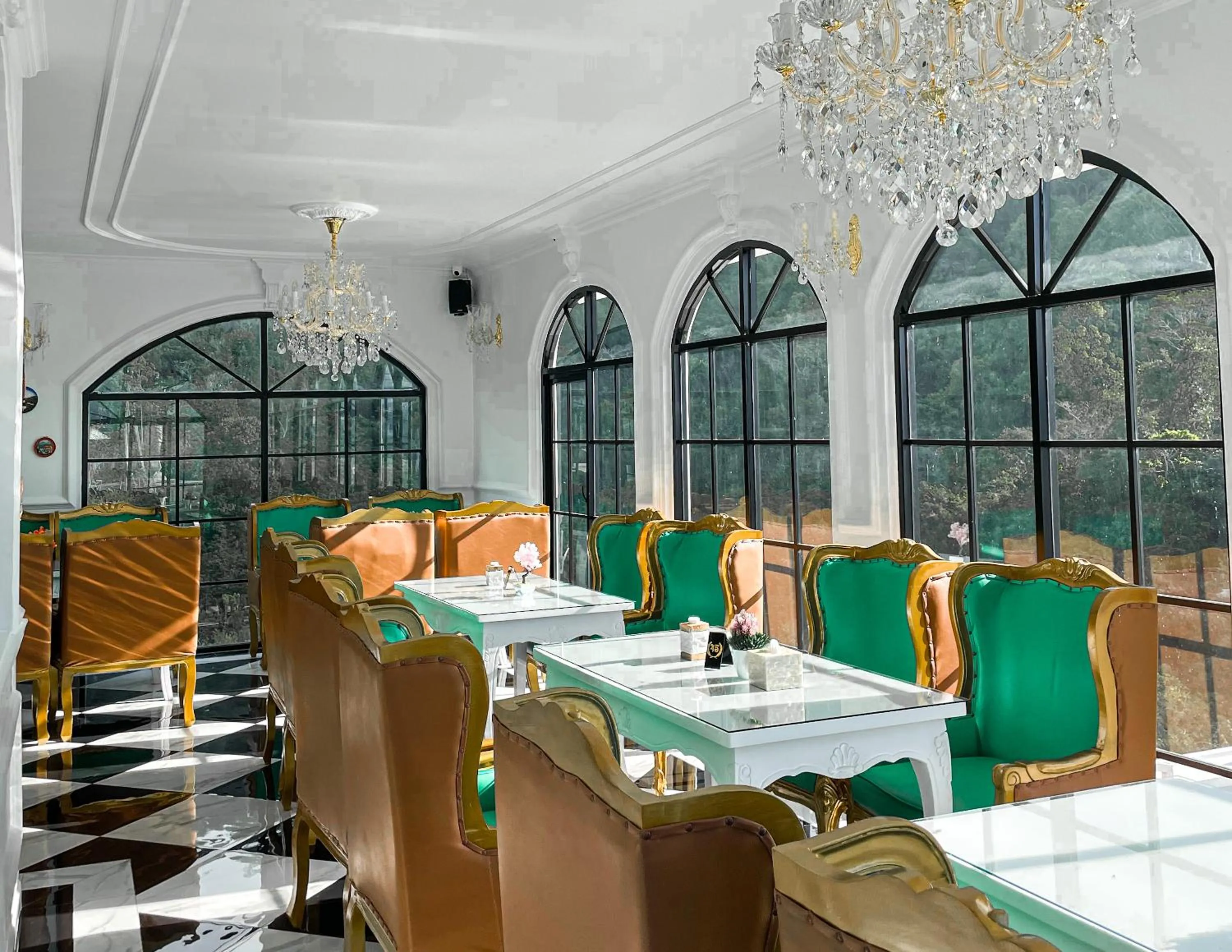 Restaurant/places to eat in Casa Rani Hotel & Restaurant