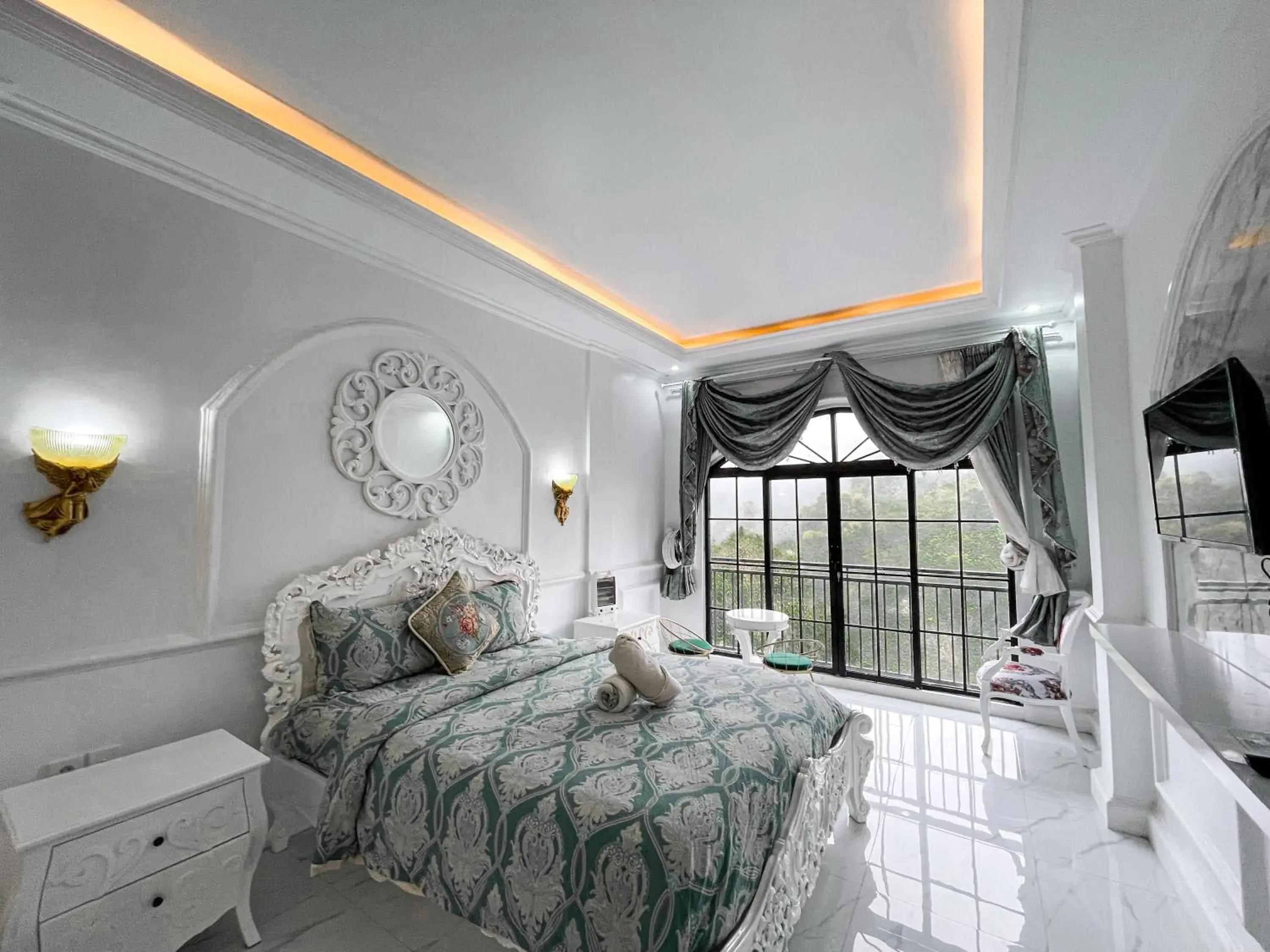 Bed in Casa Rani Hotel & Restaurant Bed in Casa Rani Hotel & Restaurant