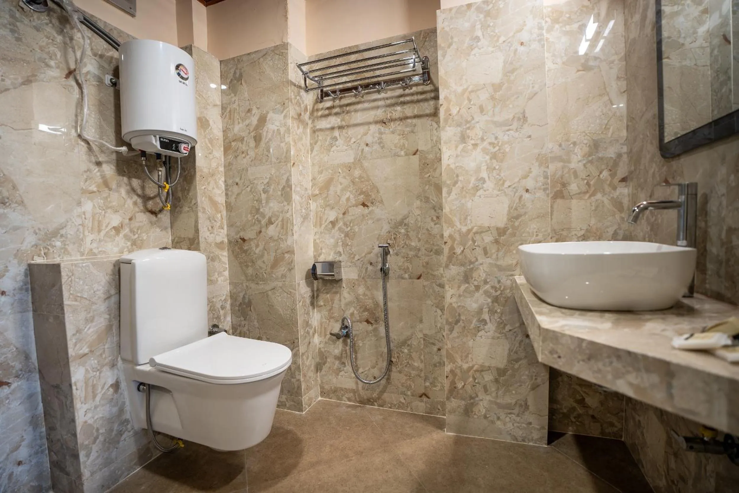 Bathroom in Muscatel Stardust - Chowrasta Mall Road