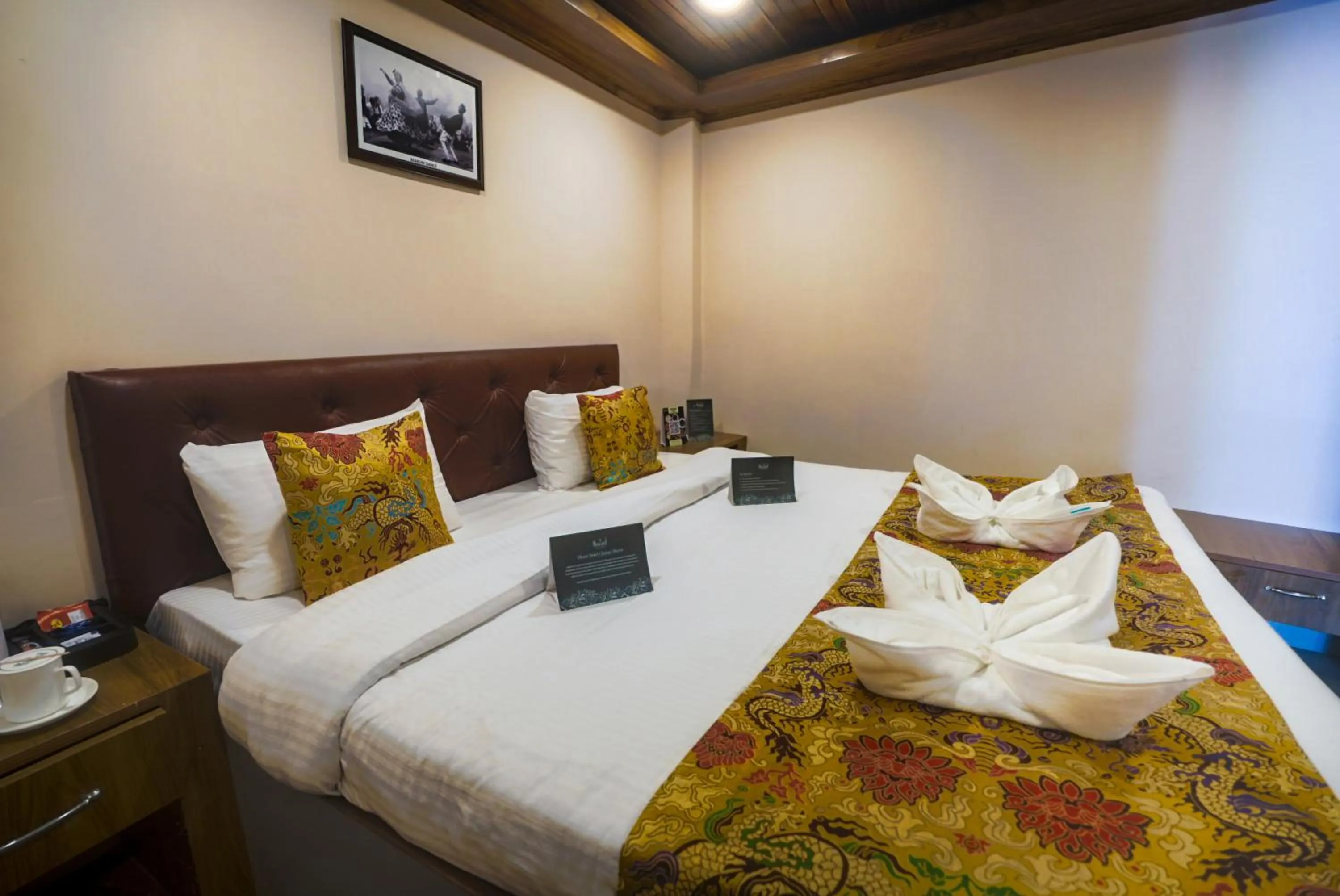 Bed in Muscatel Stardust - Chowrasta Mall Road