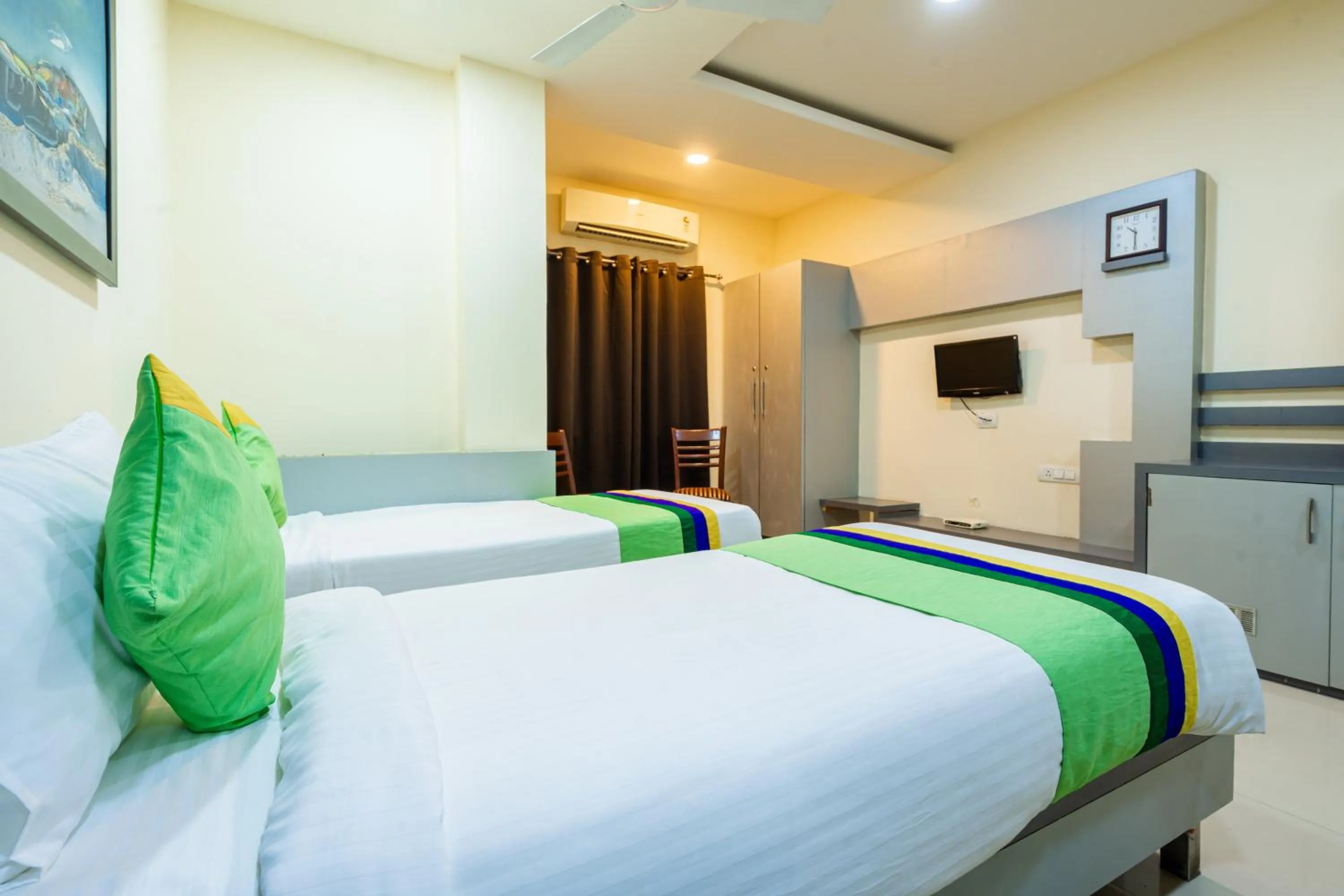 Bed in Treebo Udyam Glory