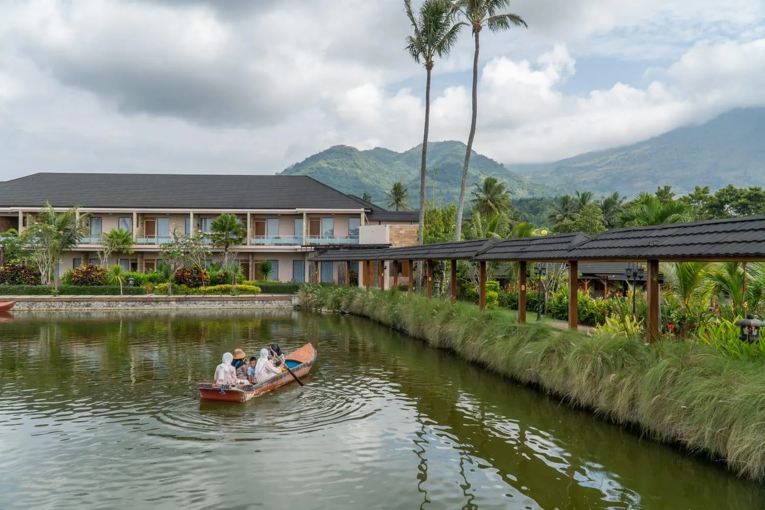 Villa Rancabango Hotel & Resort Garut
